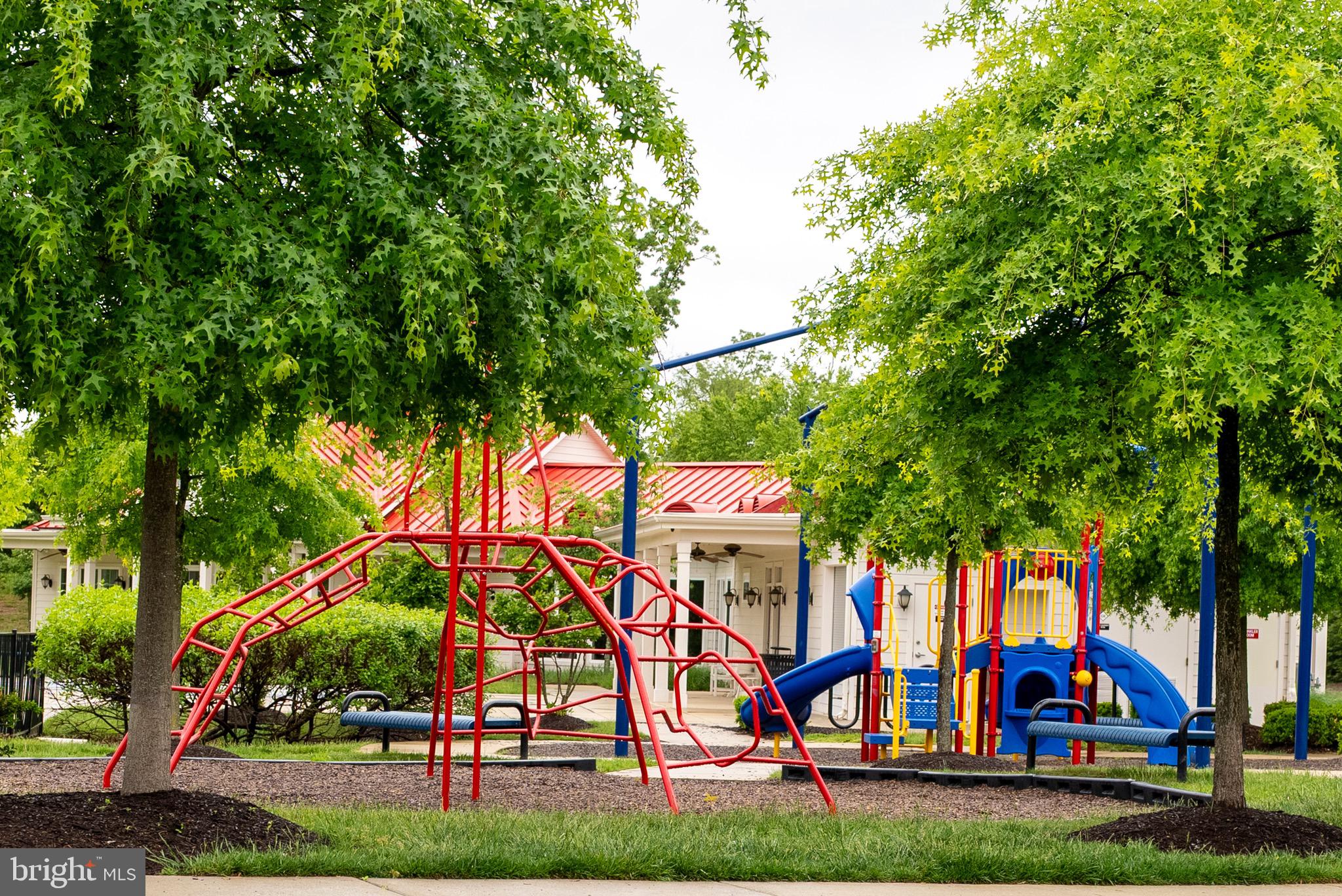 CREEKSIDE VILLAGE - Residential