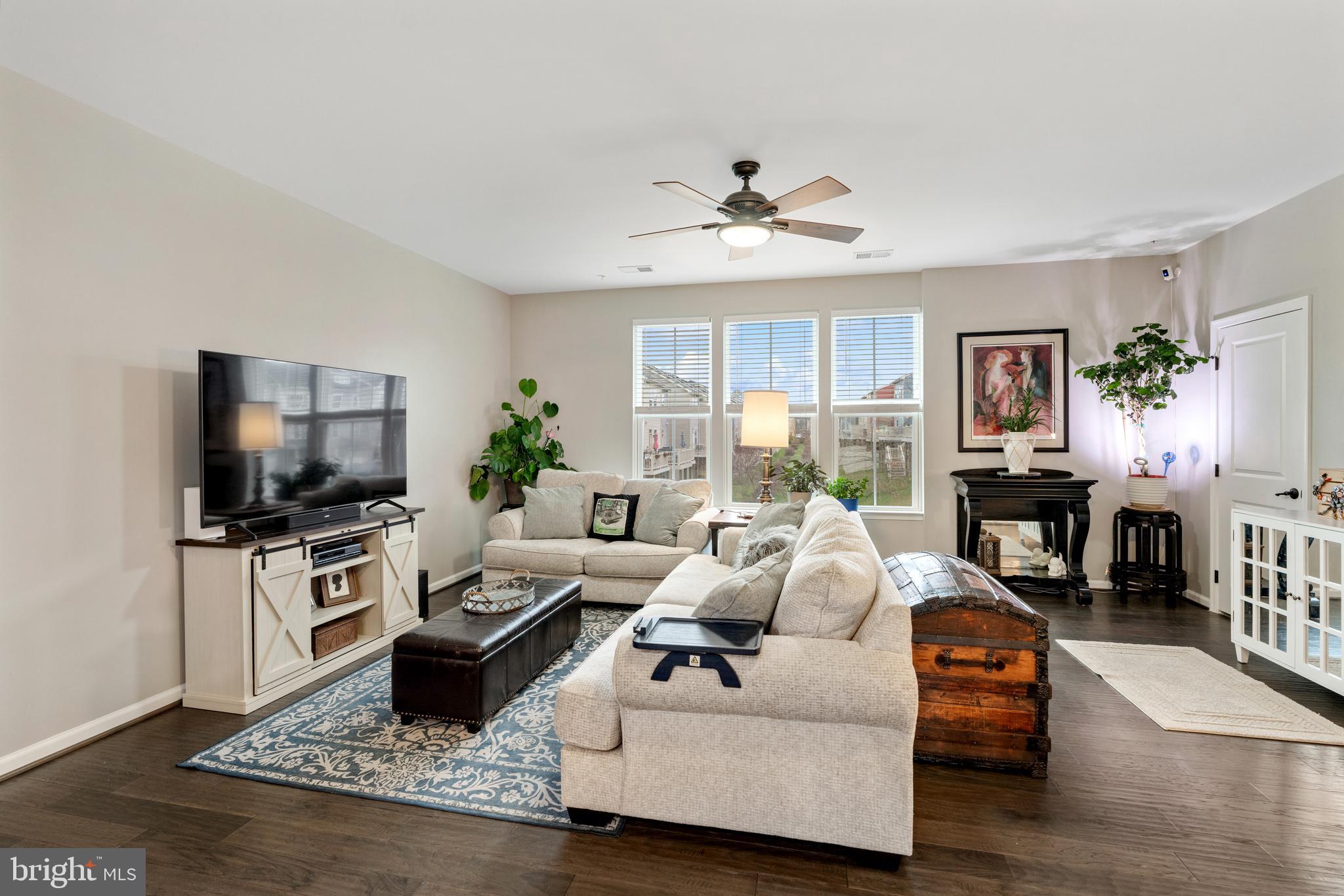 CREEKSIDE VILLAGE - Residential