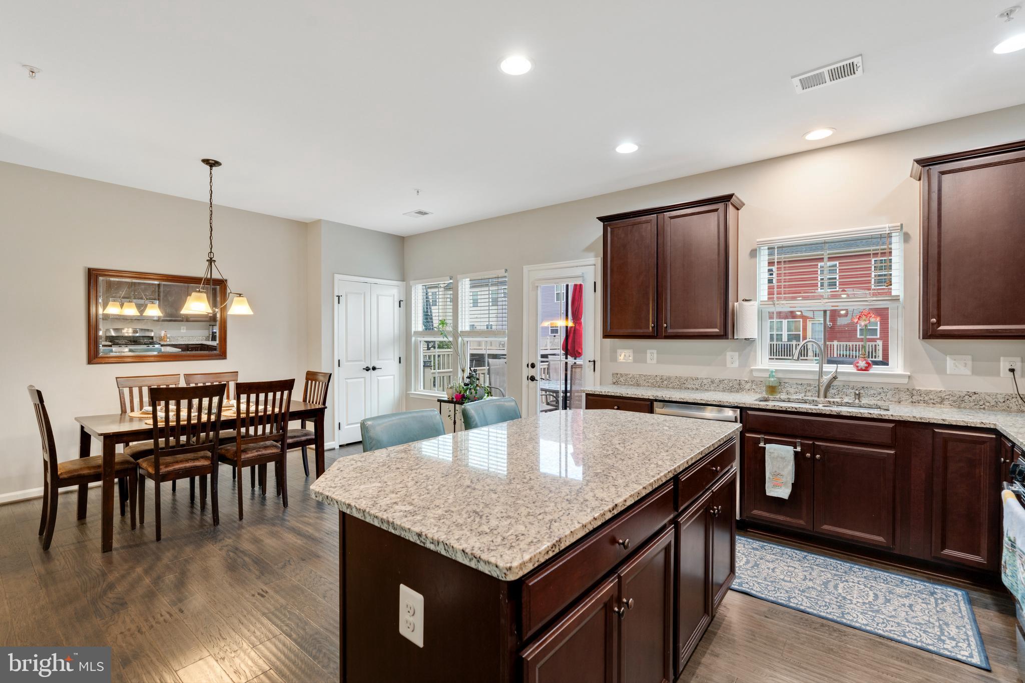 CREEKSIDE VILLAGE - Residential