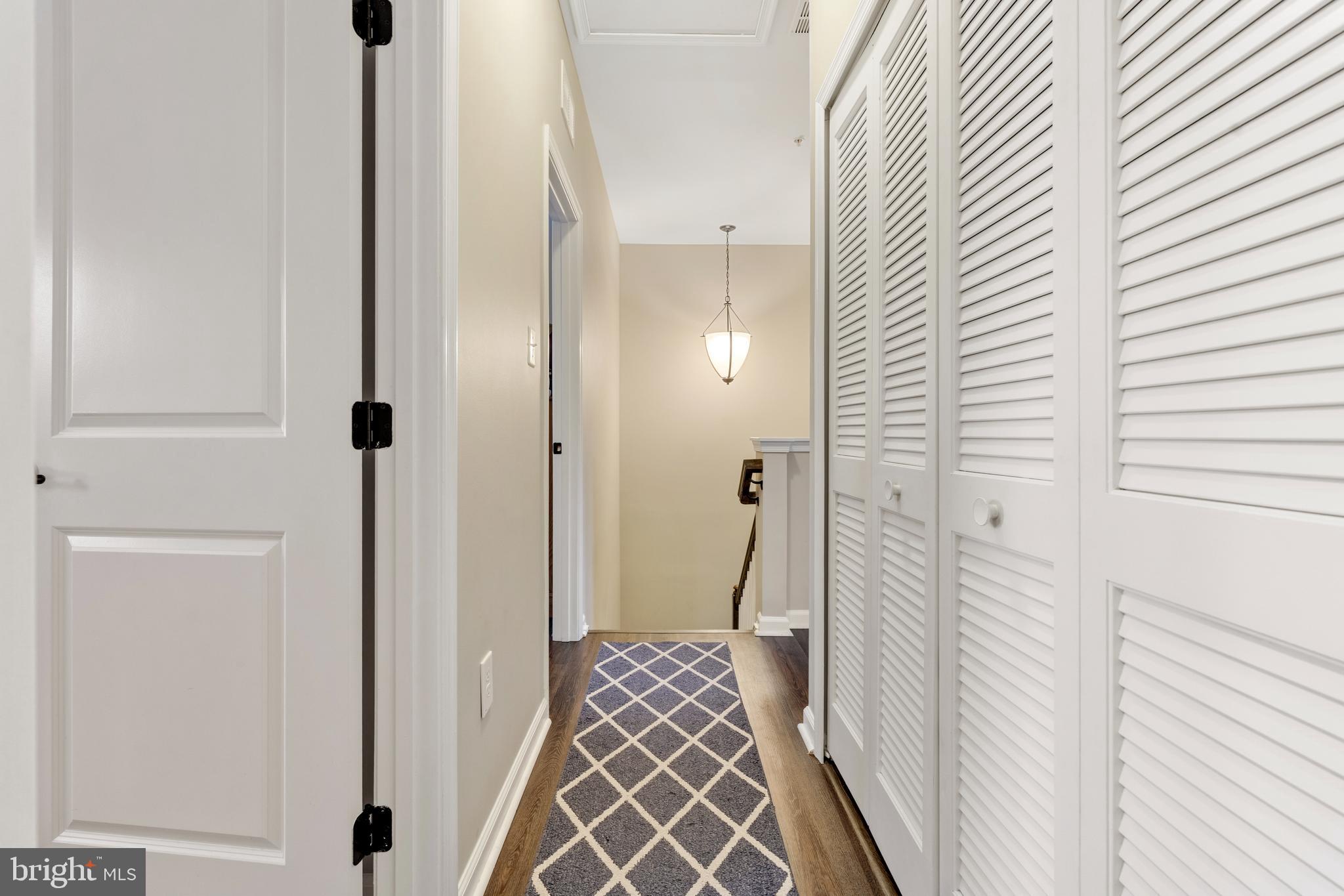 CREEKSIDE VILLAGE - Residential