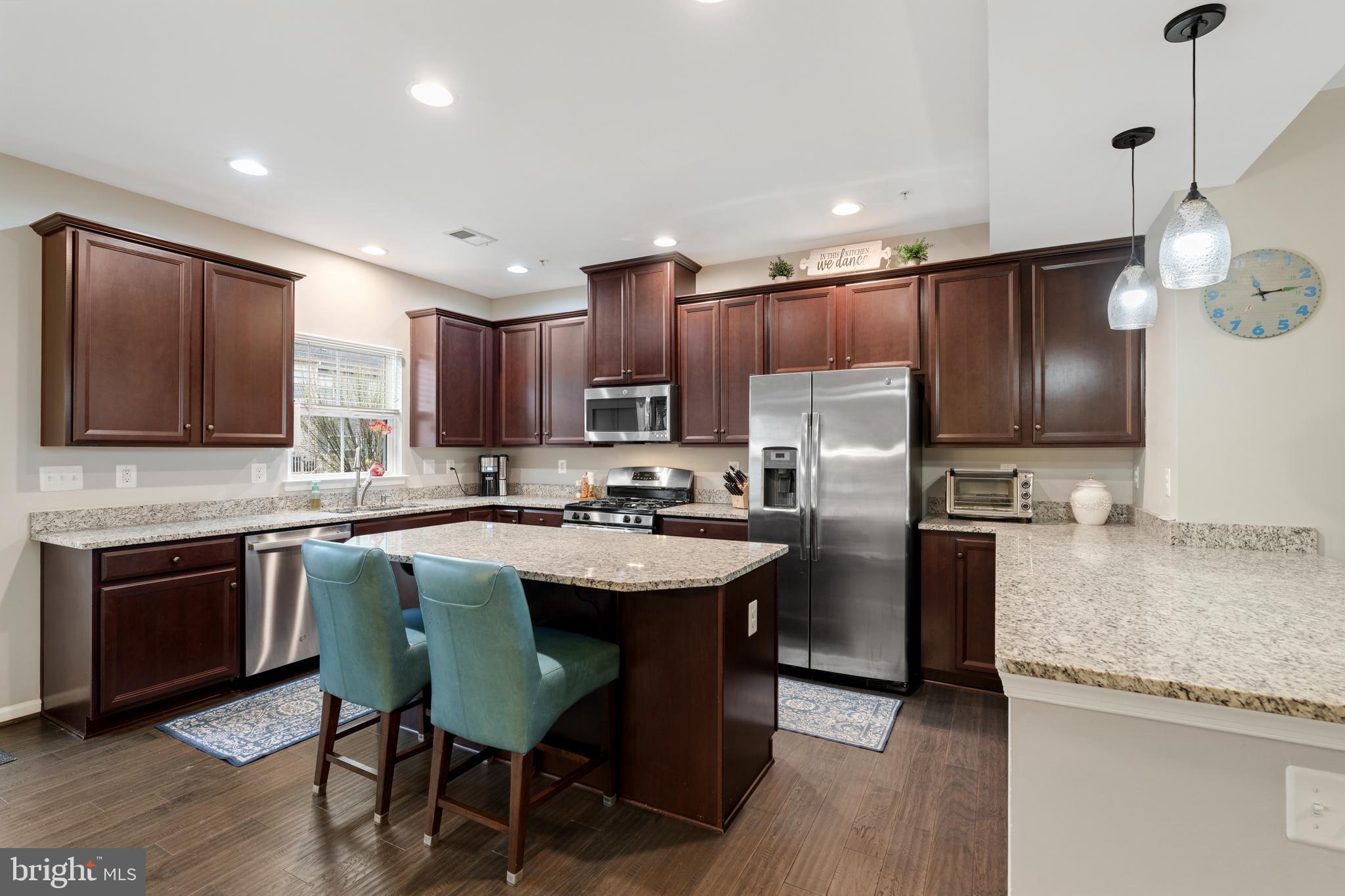 CREEKSIDE VILLAGE - Residential