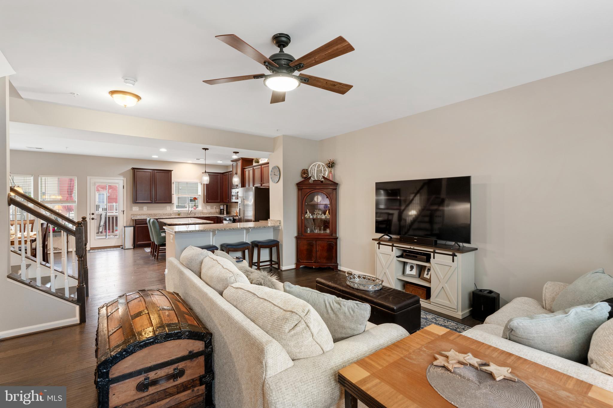CREEKSIDE VILLAGE - Residential