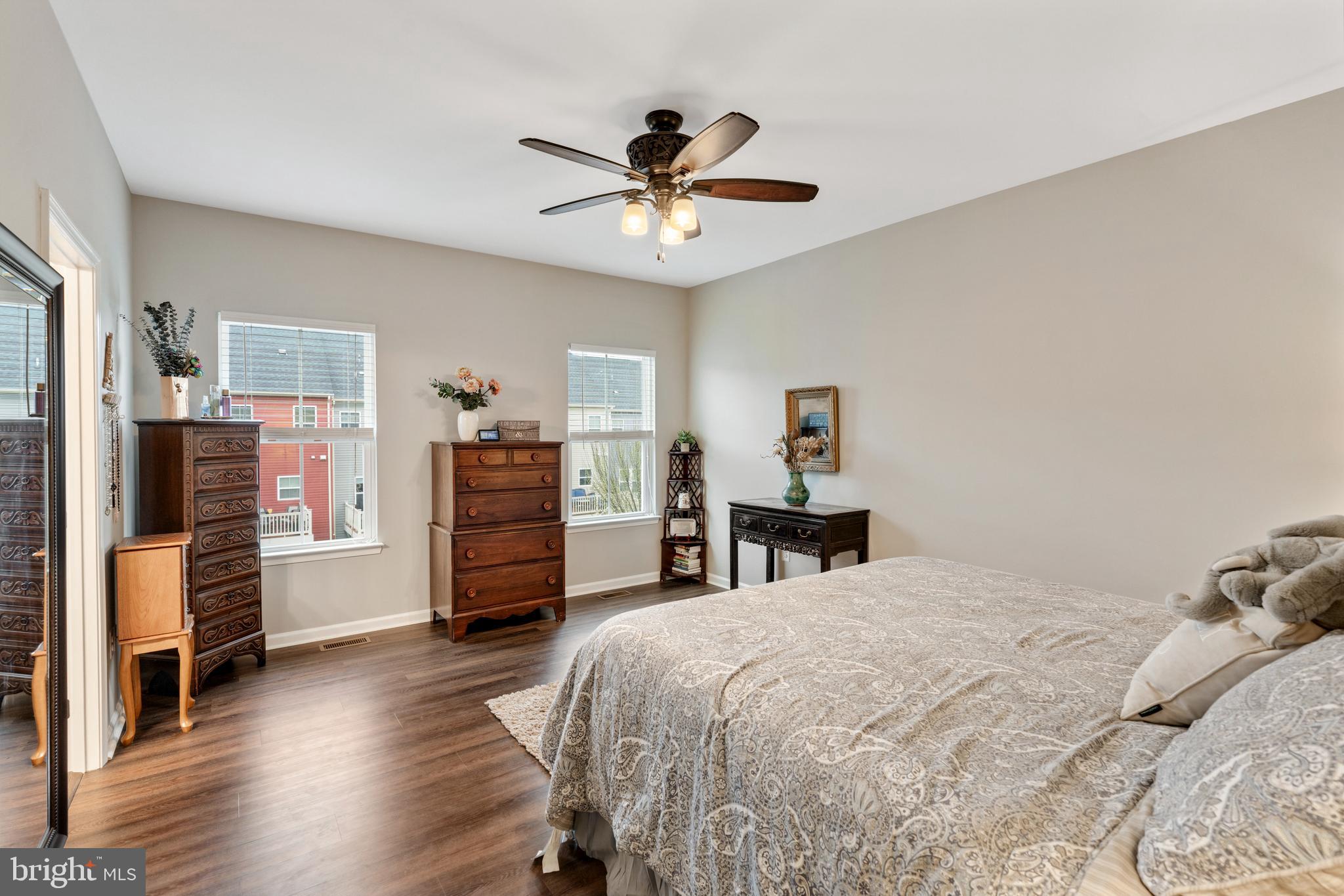 CREEKSIDE VILLAGE - Residential