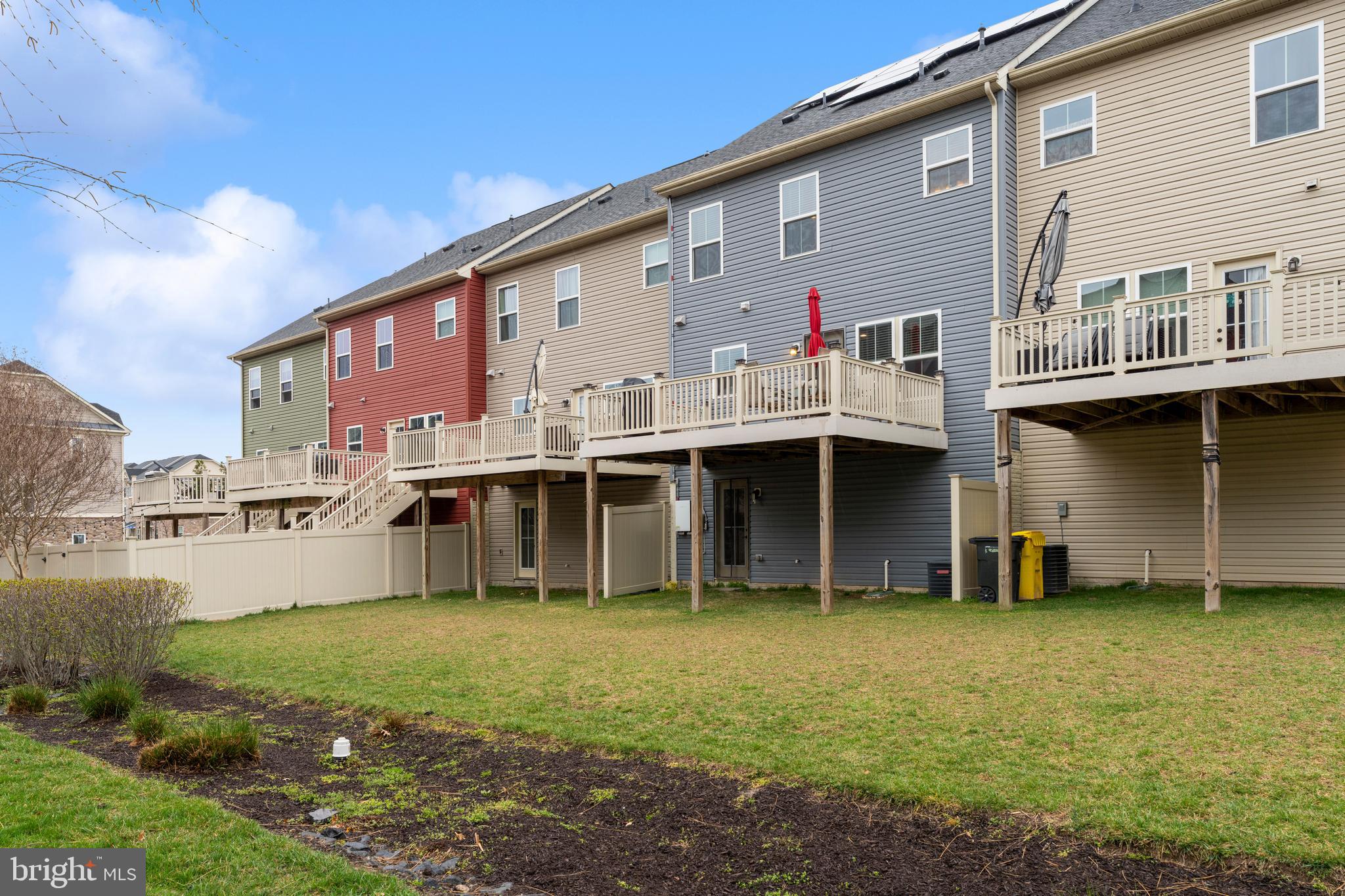 CREEKSIDE VILLAGE - Residential