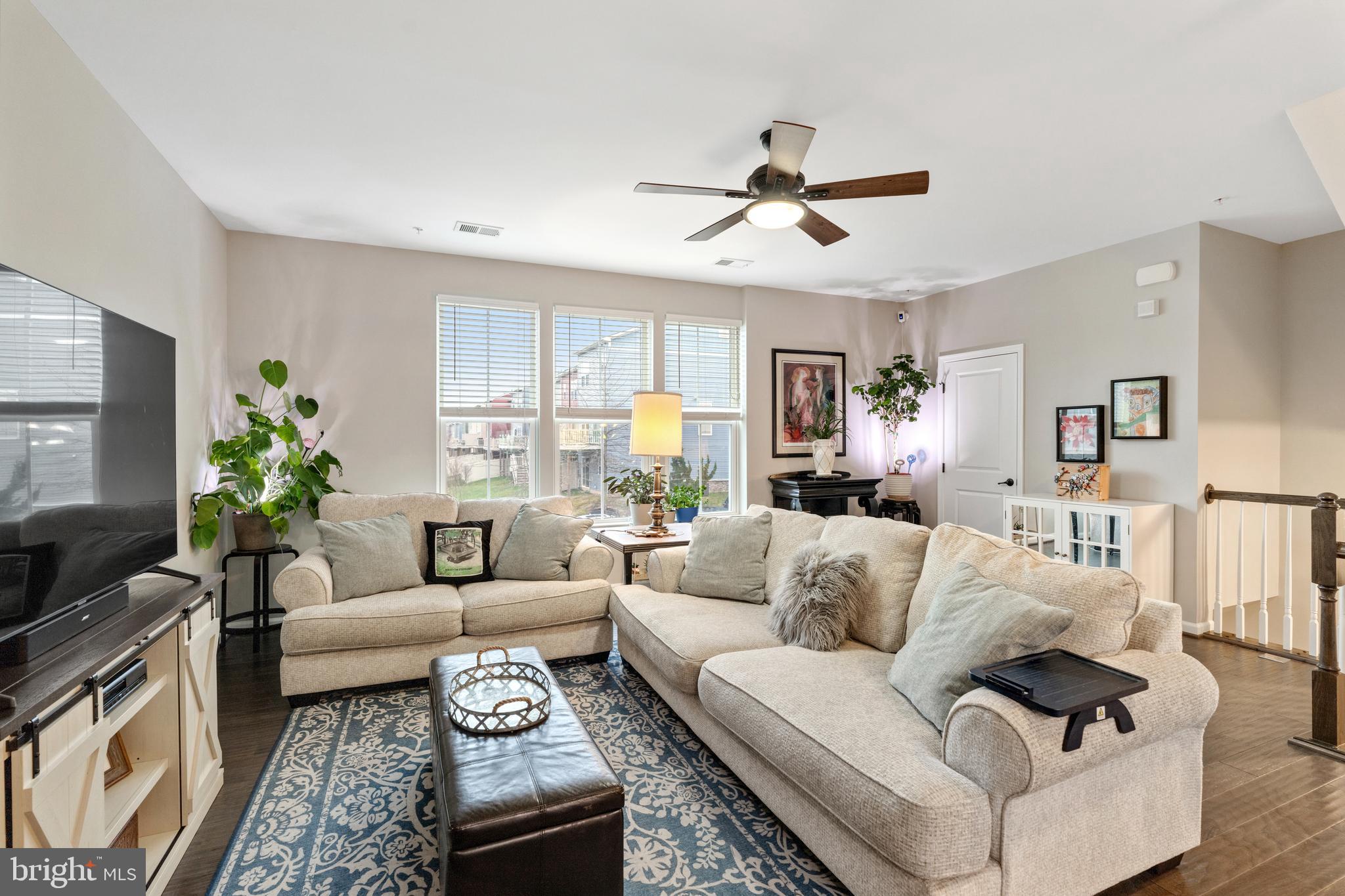 CREEKSIDE VILLAGE - Residential