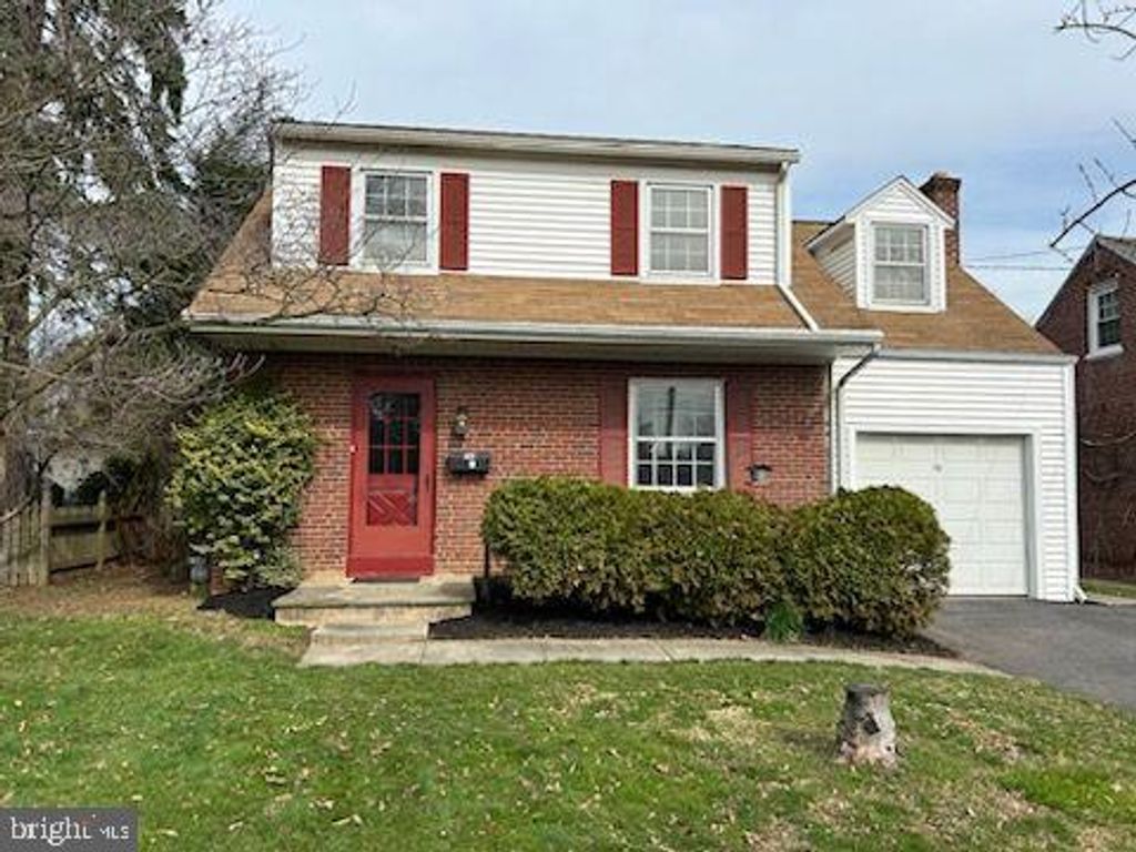 Photo of 703 Pleasure Road, Lancaster, PA 17601 (MLS # PALA2048216)