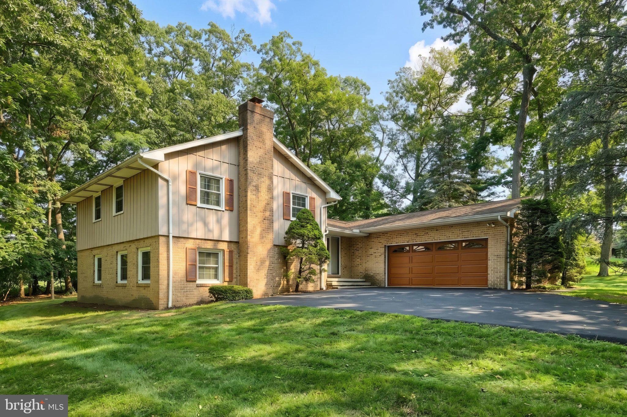 33 KRISTINE CIRCLE