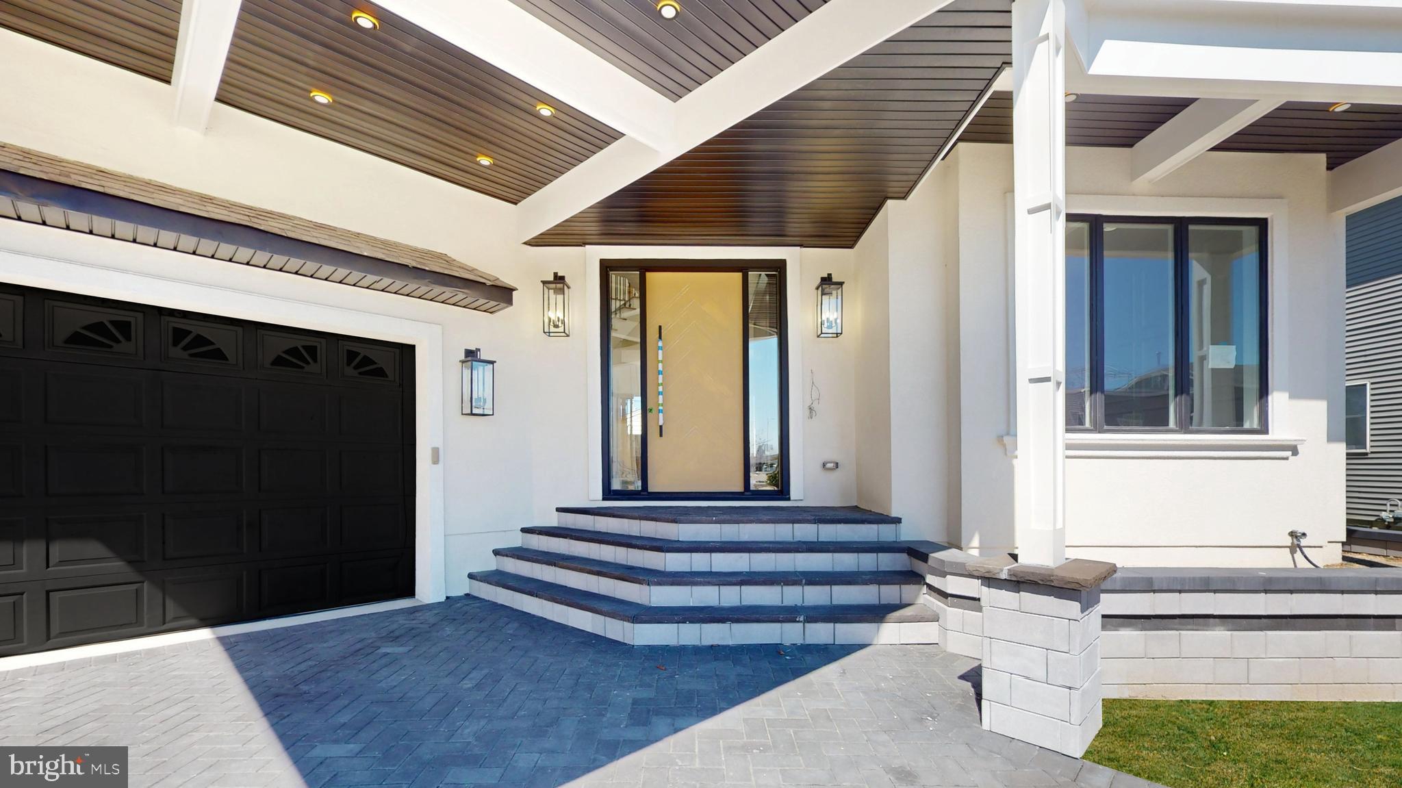 31 SEASIDE COURT