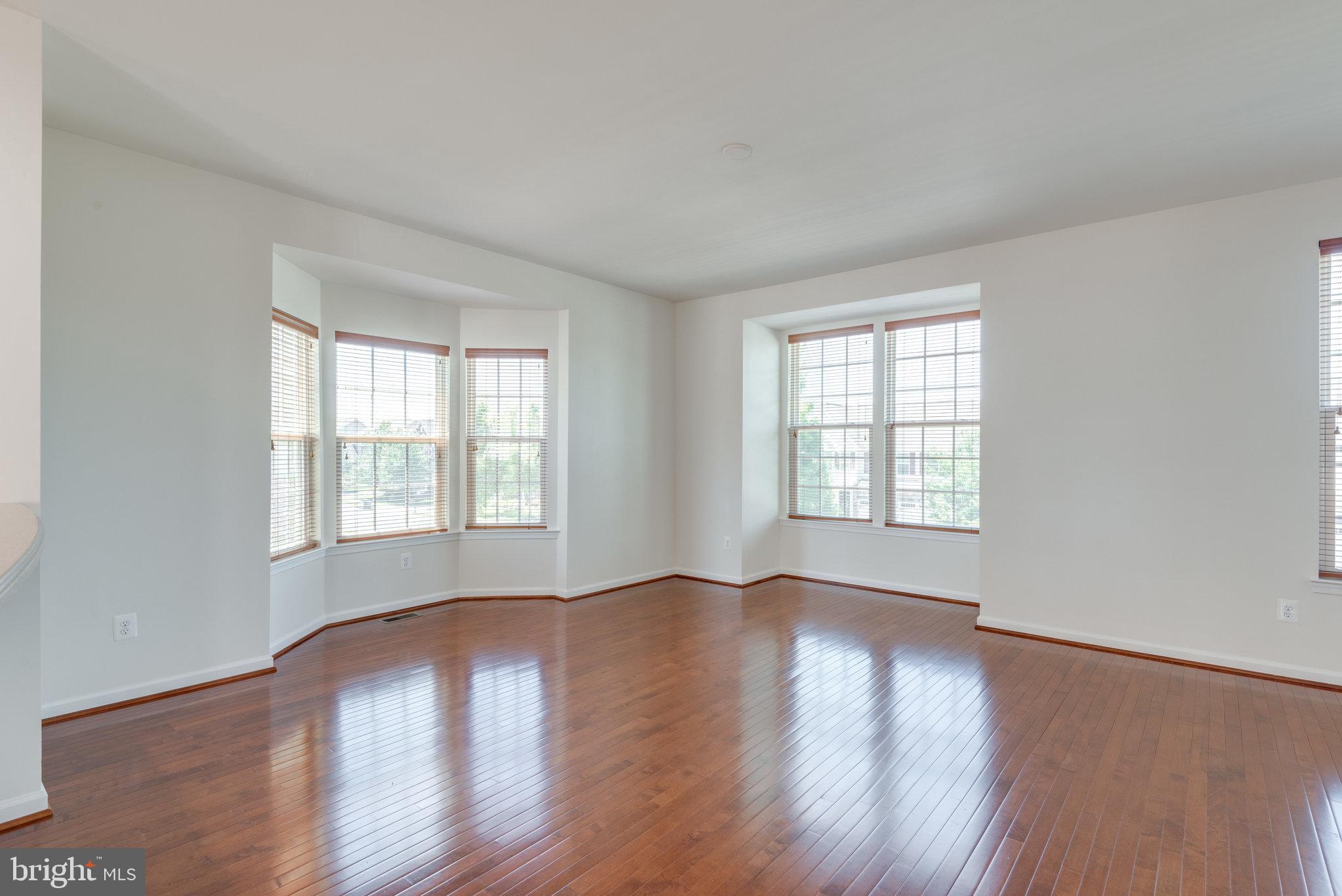 SEVEN HILLS - Residential