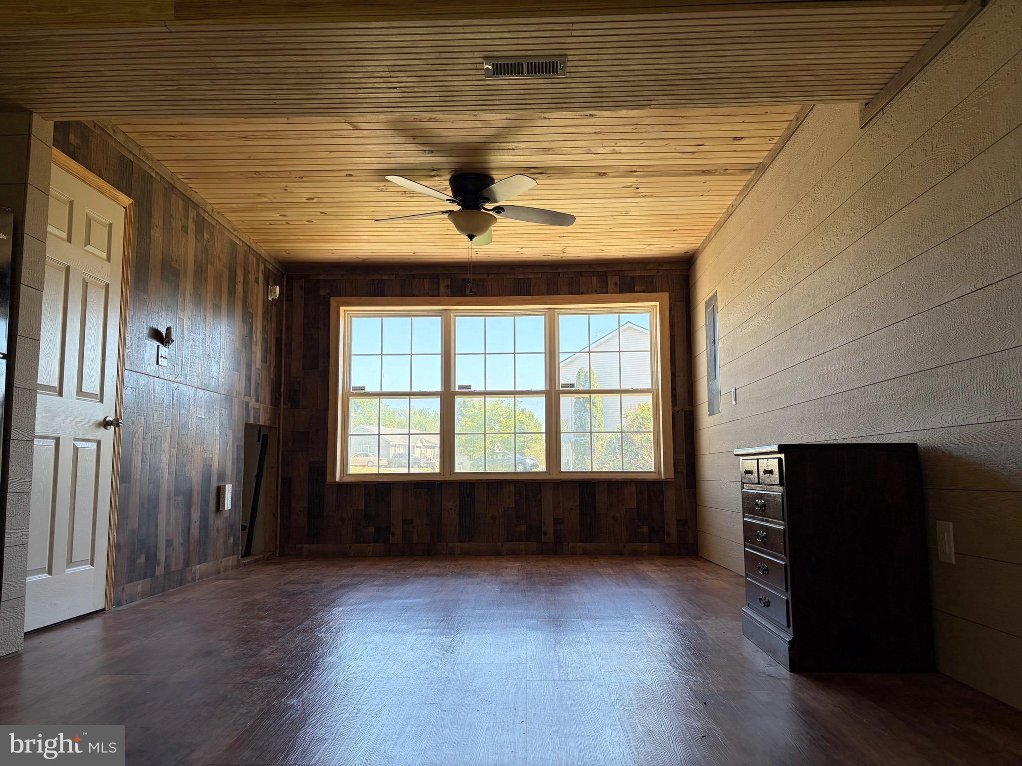 SPRINGFIELD VILLAGE - Residential