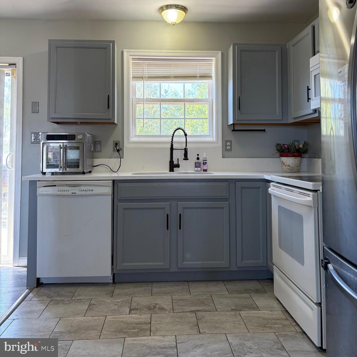 SPRINGFIELD VILLAGE - Residential