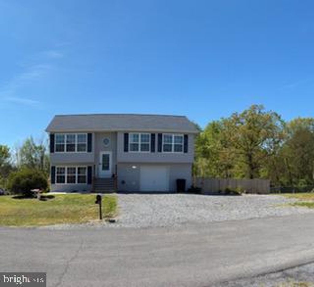 Photo of 108 Acoustic Drive, MARTINSBURG, WV 25404 (MLS # WVBE2050510)