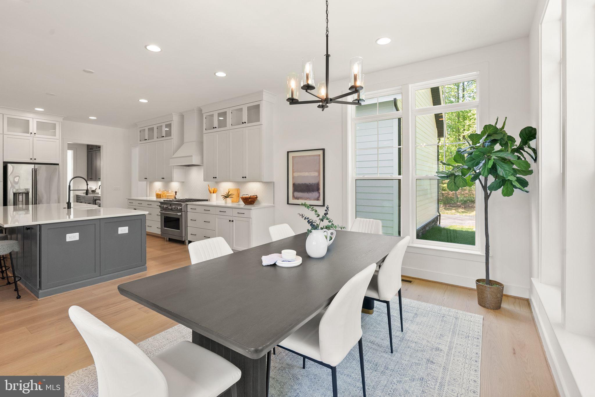 STRATTON WOODS - Residential