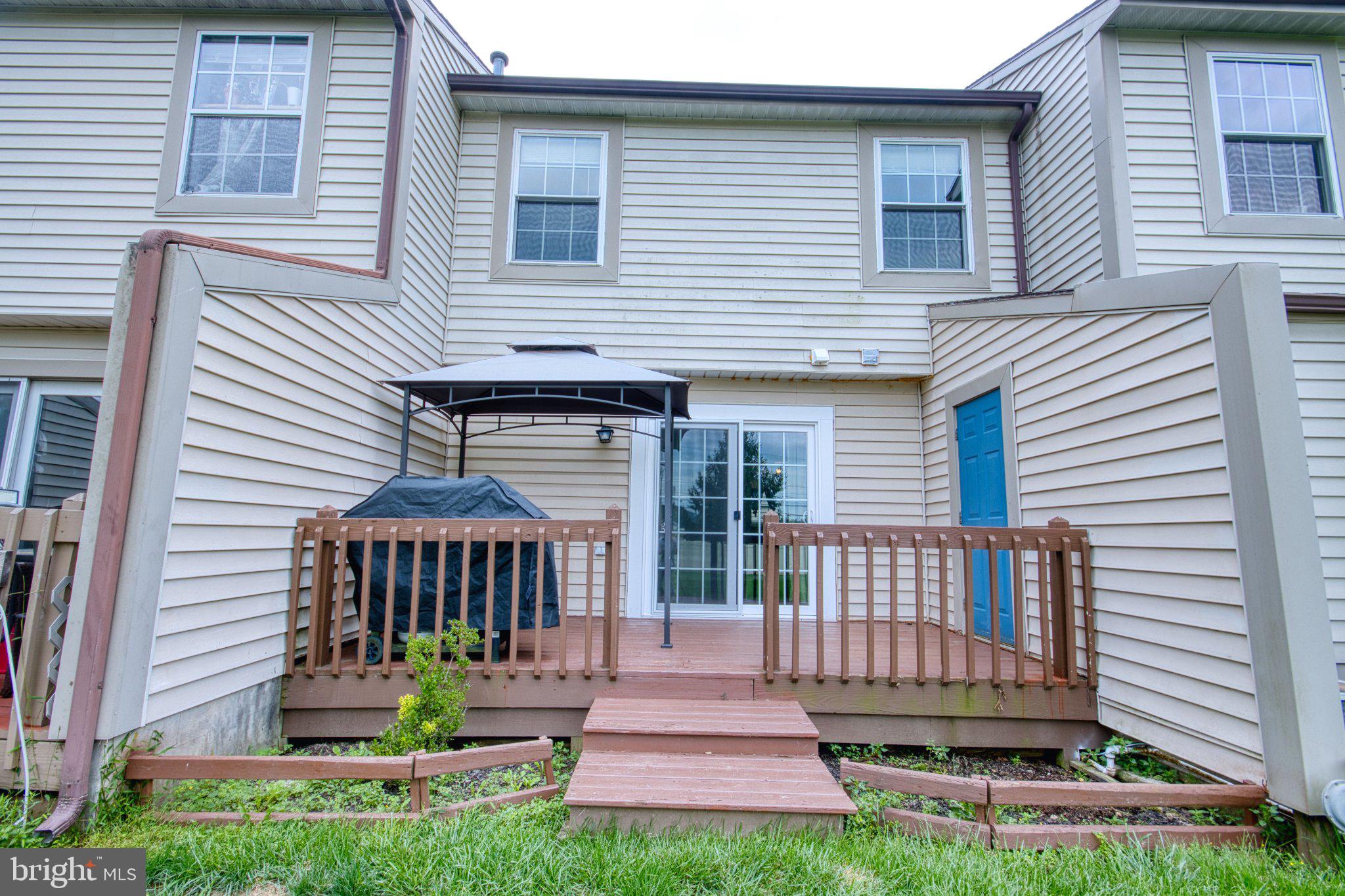 60 SHADY LANE