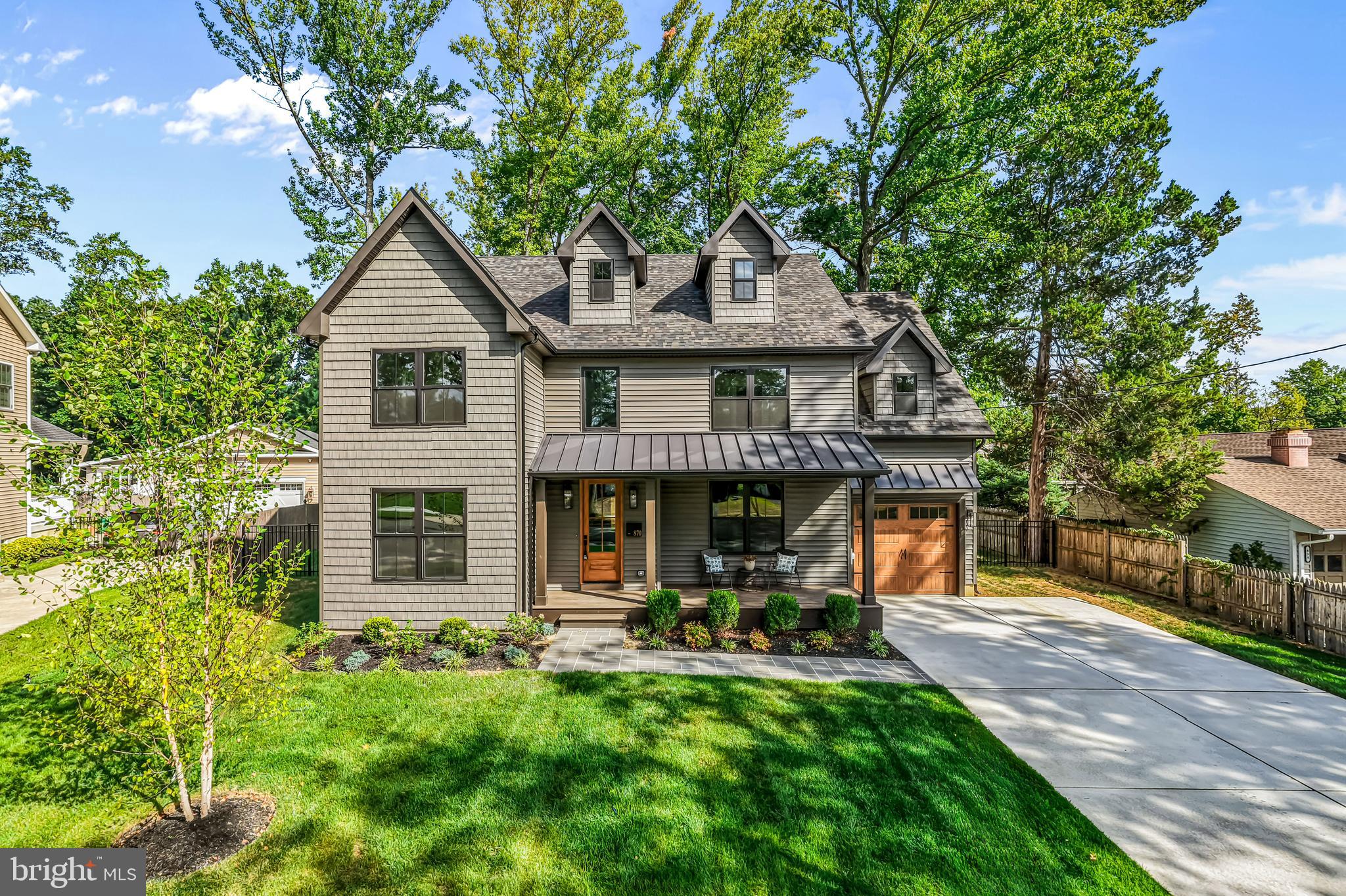 870 CEDAR AVENUE