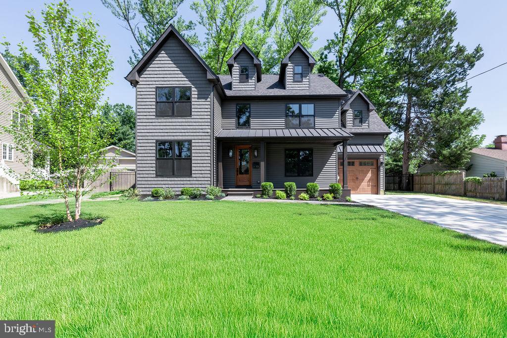 870 CEDAR AVENUE