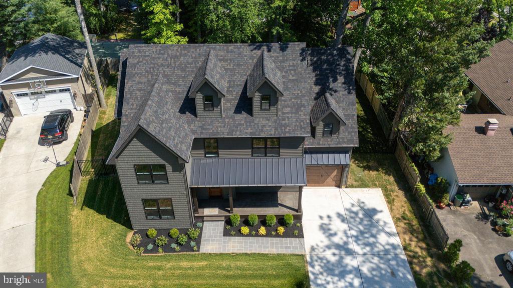 870 CEDAR AVENUE