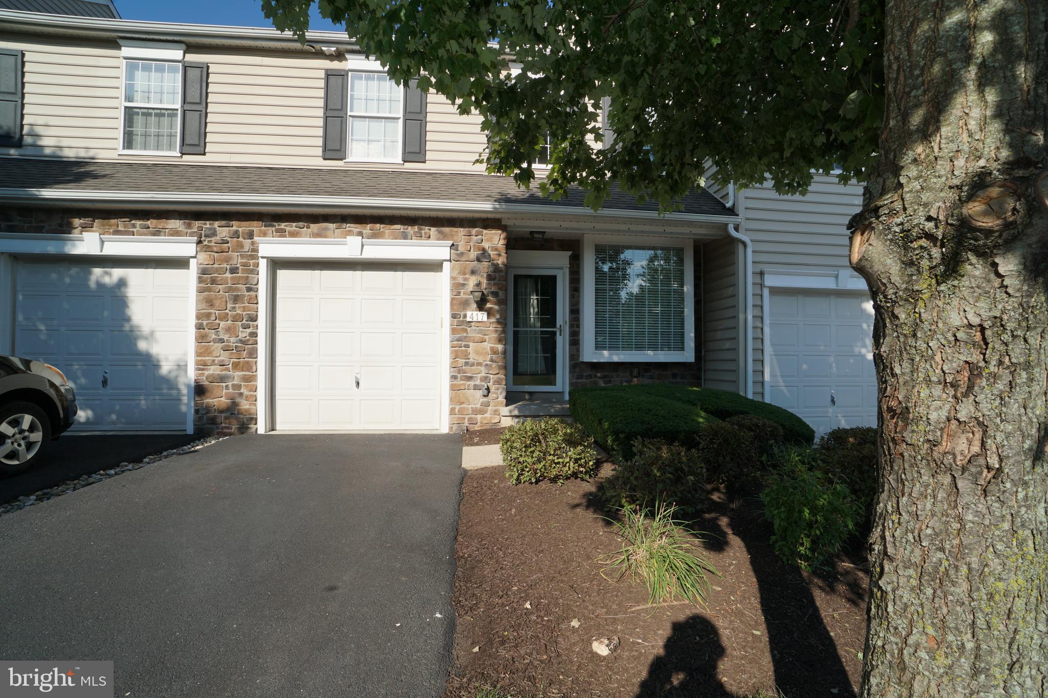 OXFORD LANE - Residential Lease