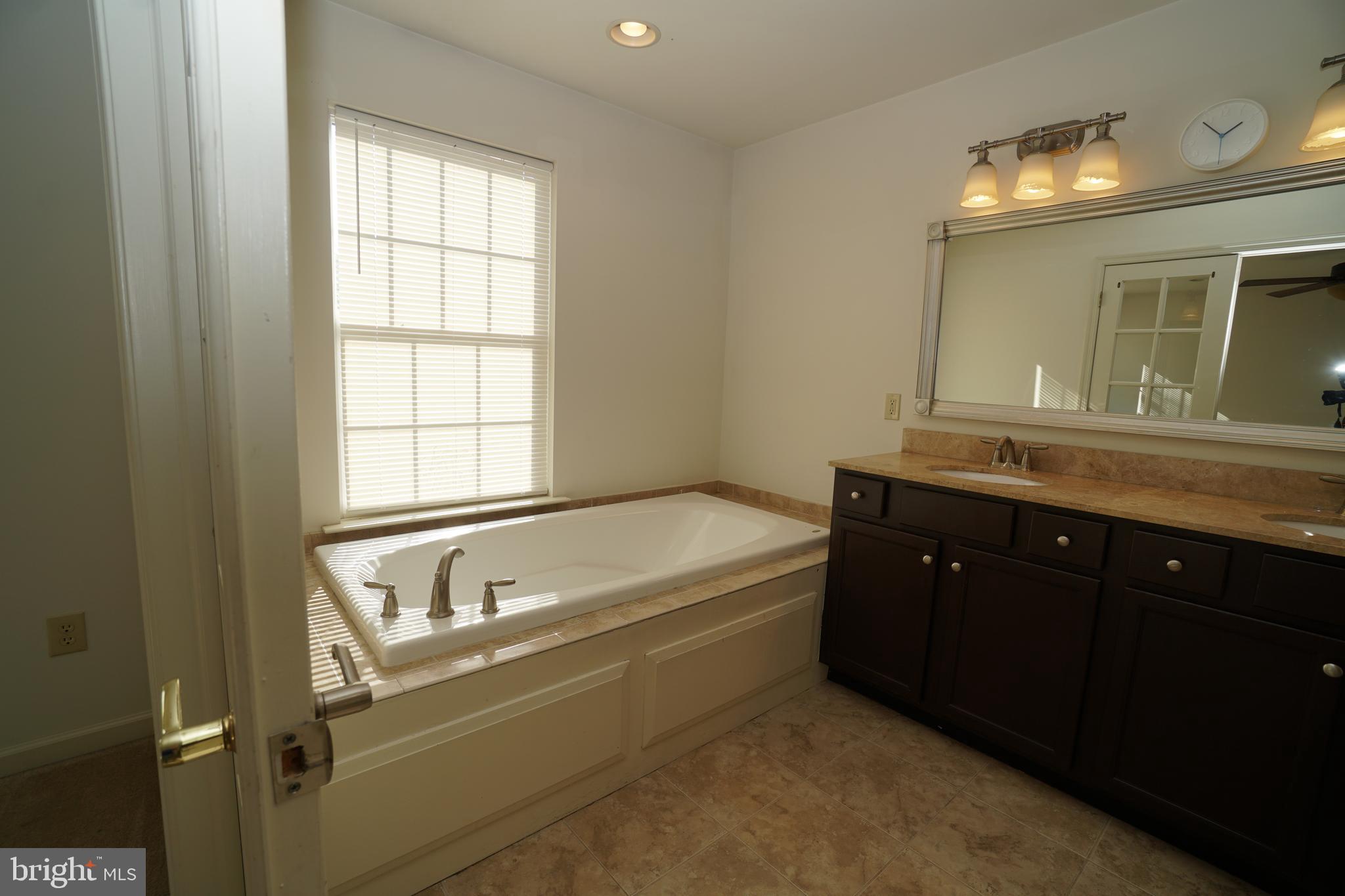 OXFORD LANE - Residential Lease