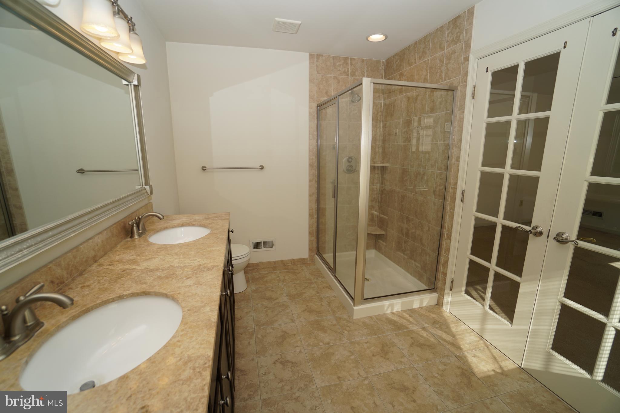 OXFORD LANE - Residential Lease