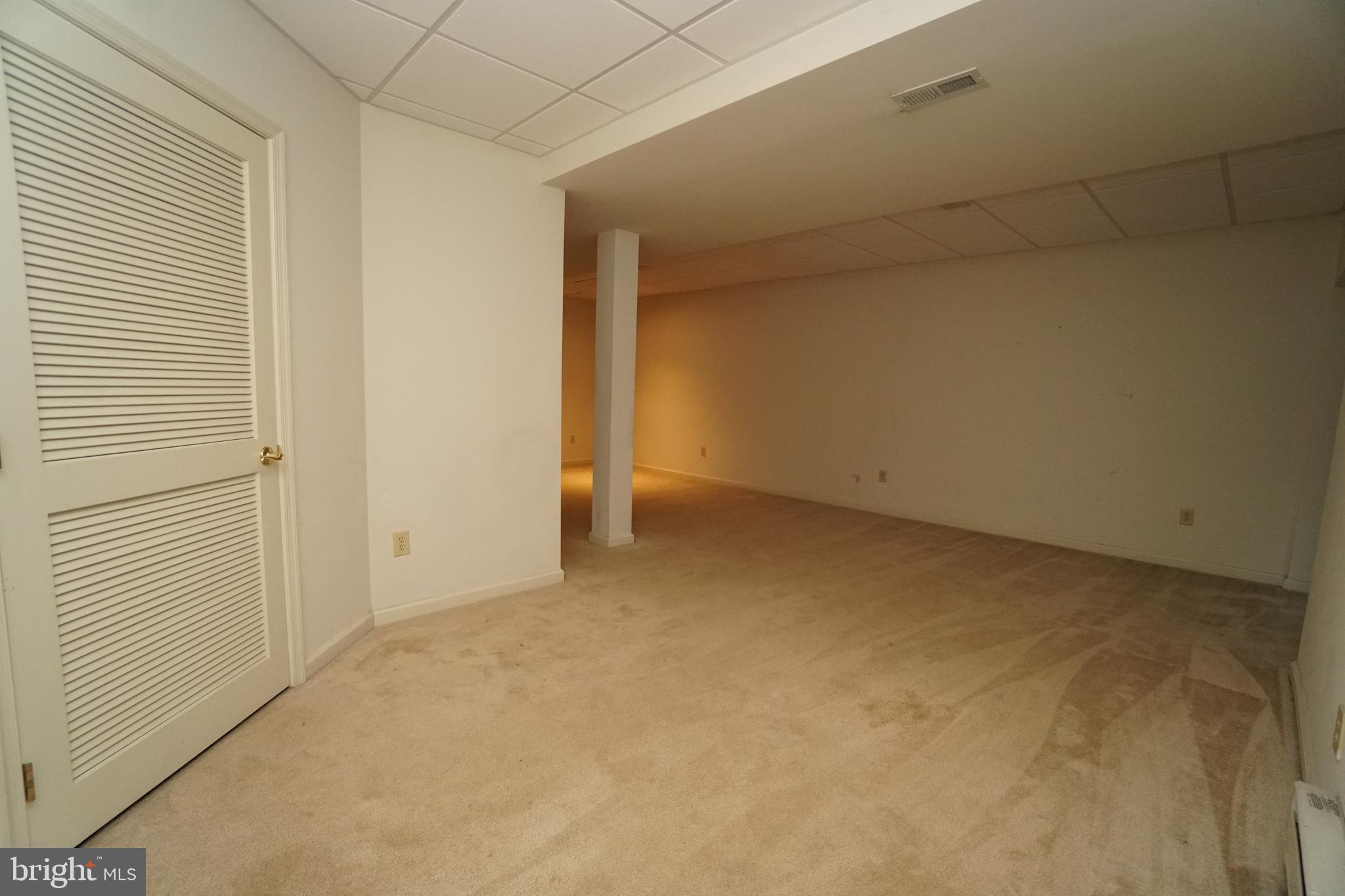 OXFORD LANE - Residential Lease