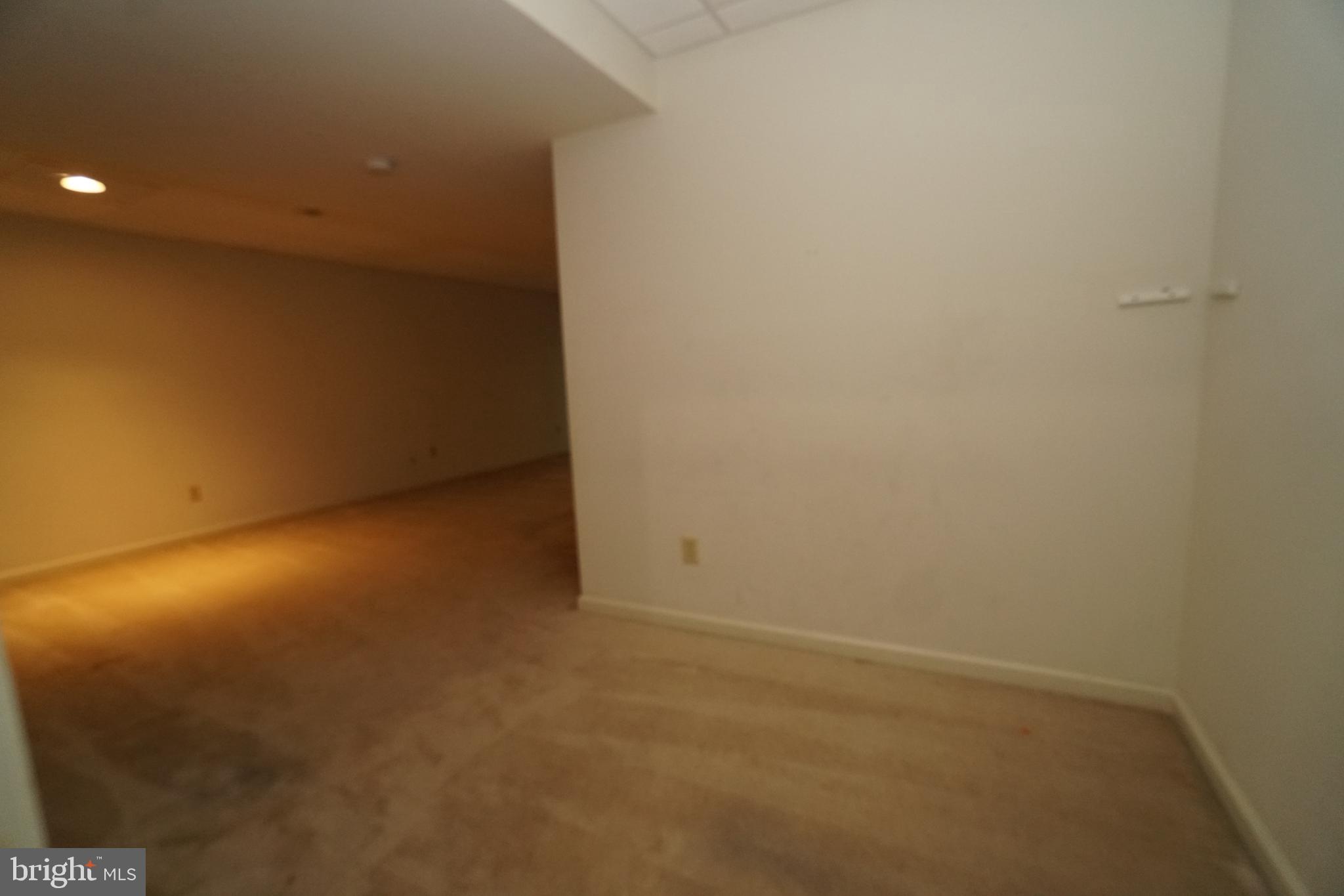 OXFORD LANE - Residential Lease