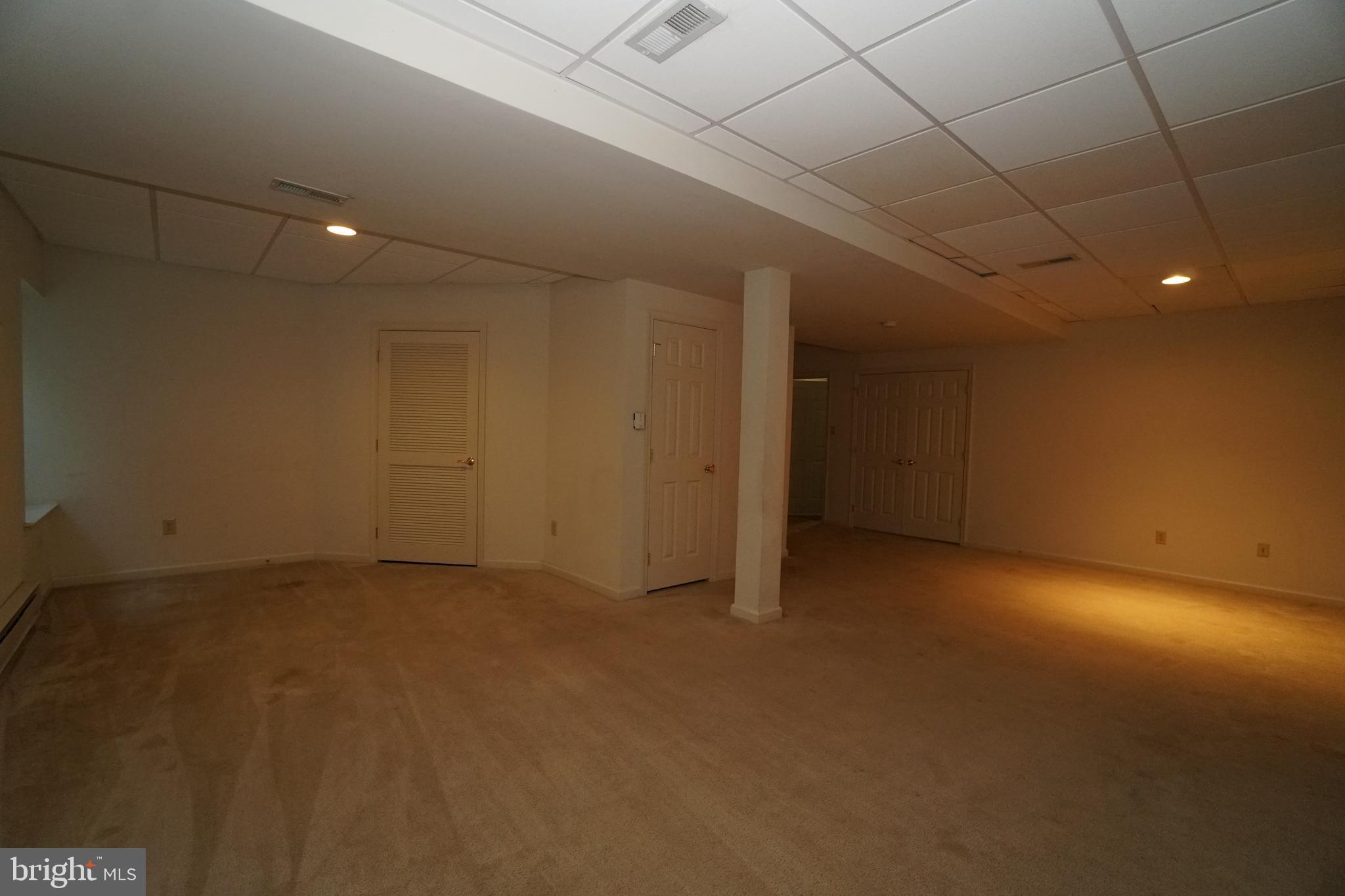 OXFORD LANE - Residential Lease