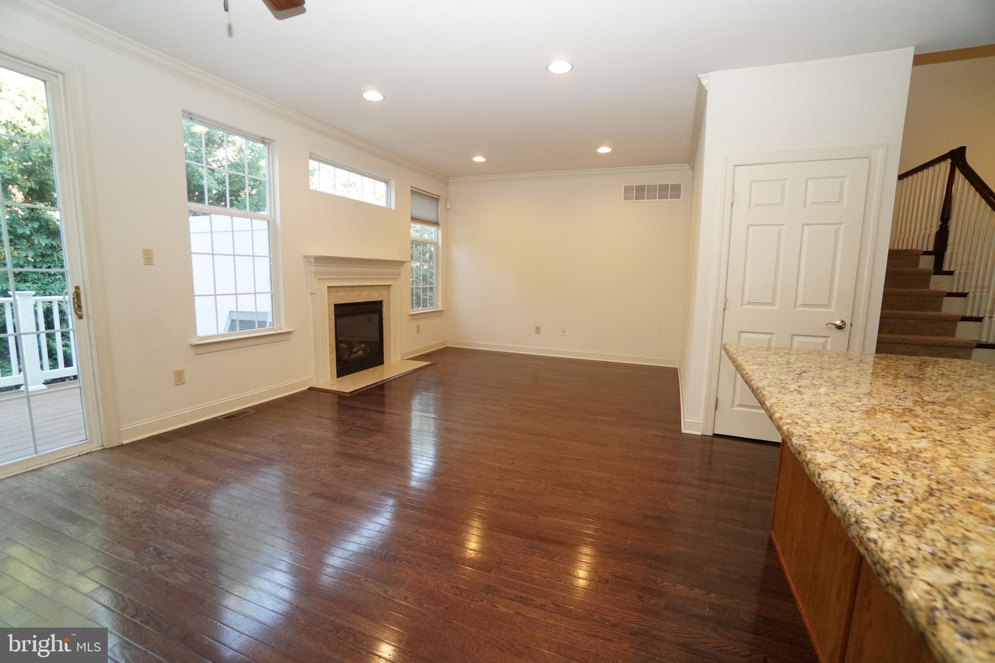 OXFORD LANE - Residential Lease