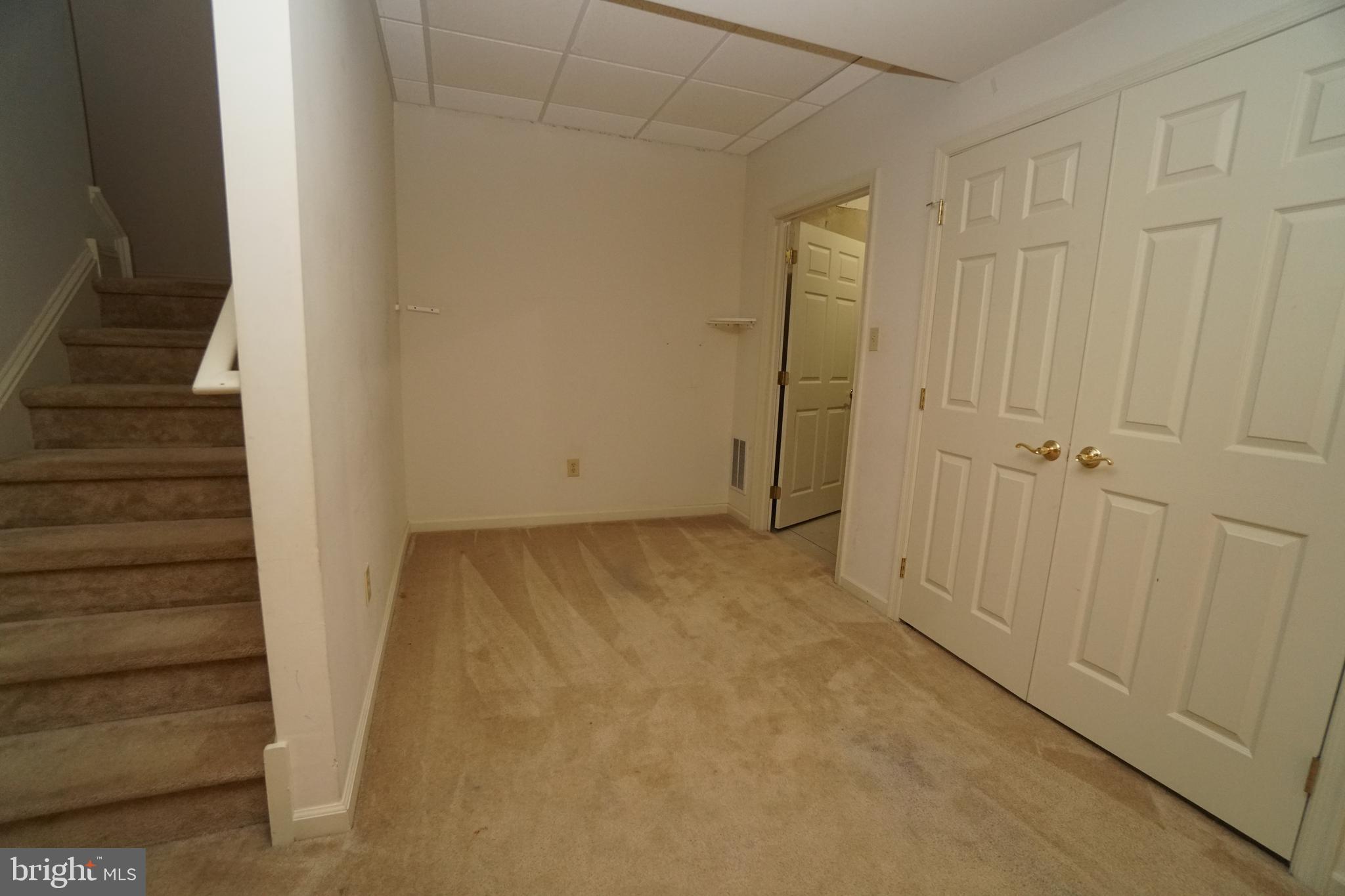 OXFORD LANE - Residential Lease