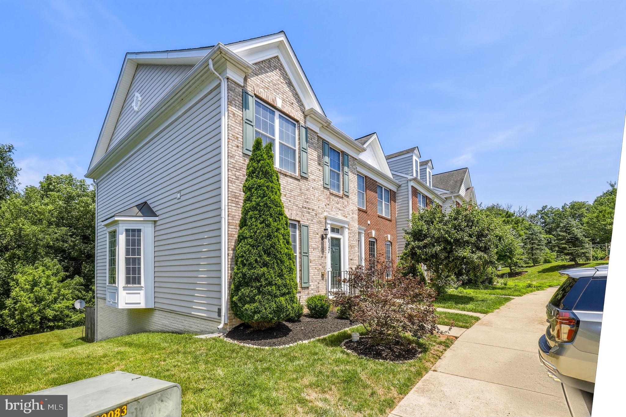 6347 MEANDERING WOODS COURT