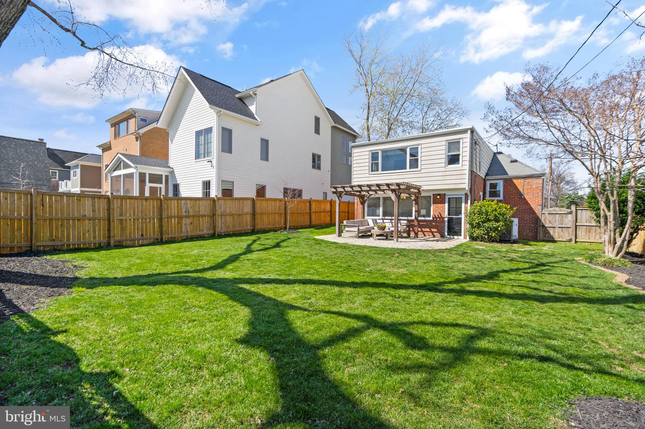 LYON PARK - Residential