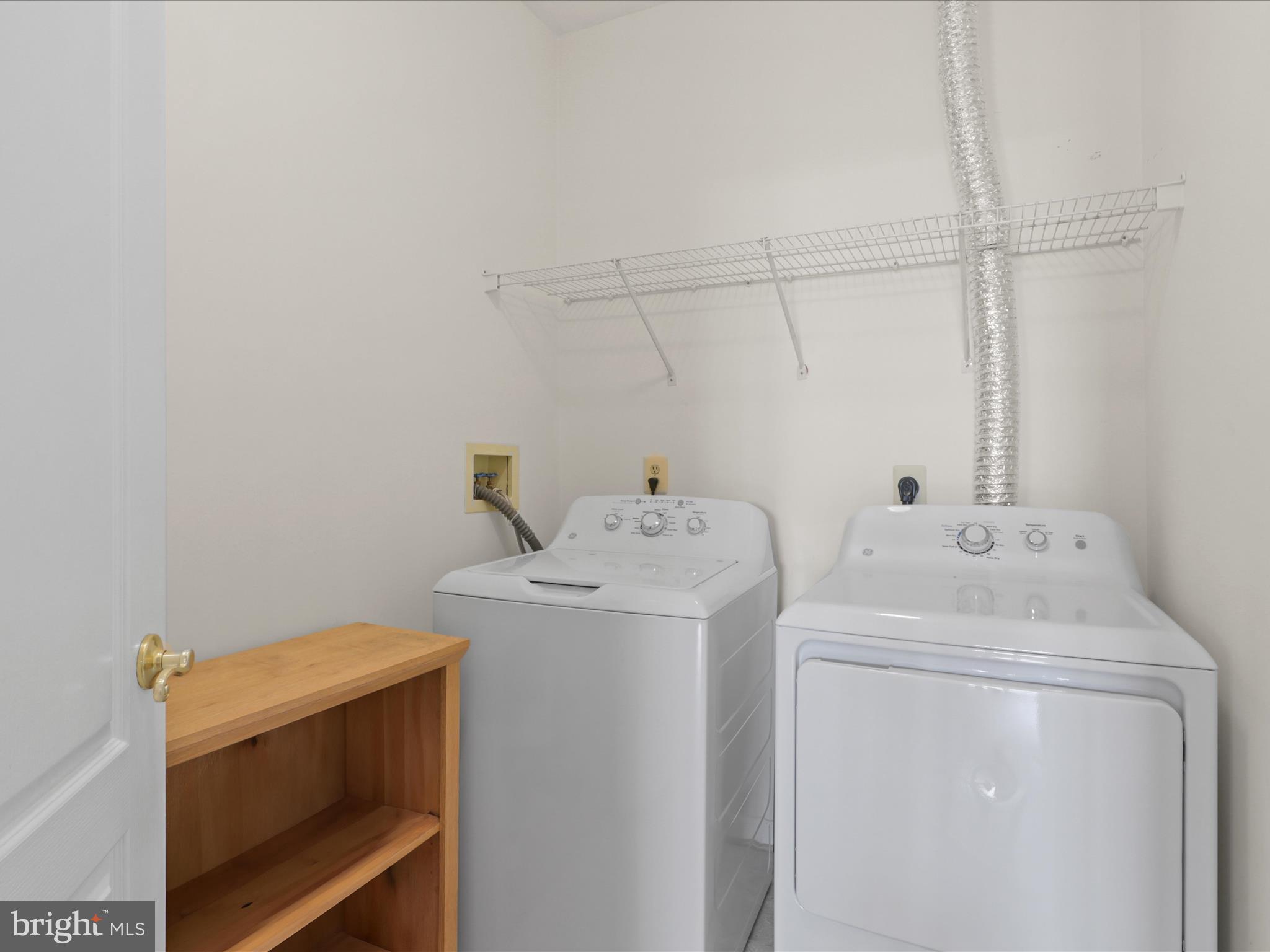 ASHBERRY - Residential Lease