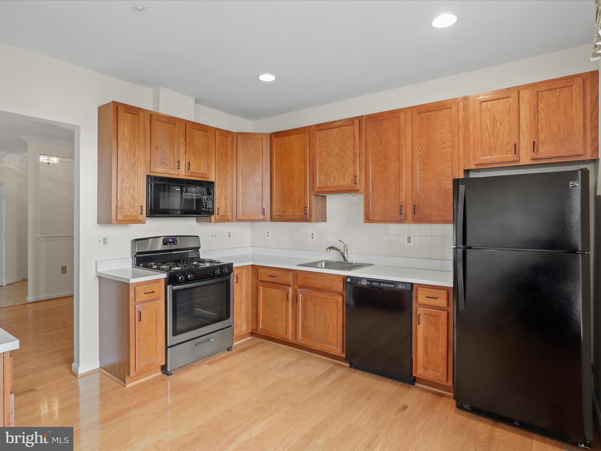 ASHBERRY - Residential Lease