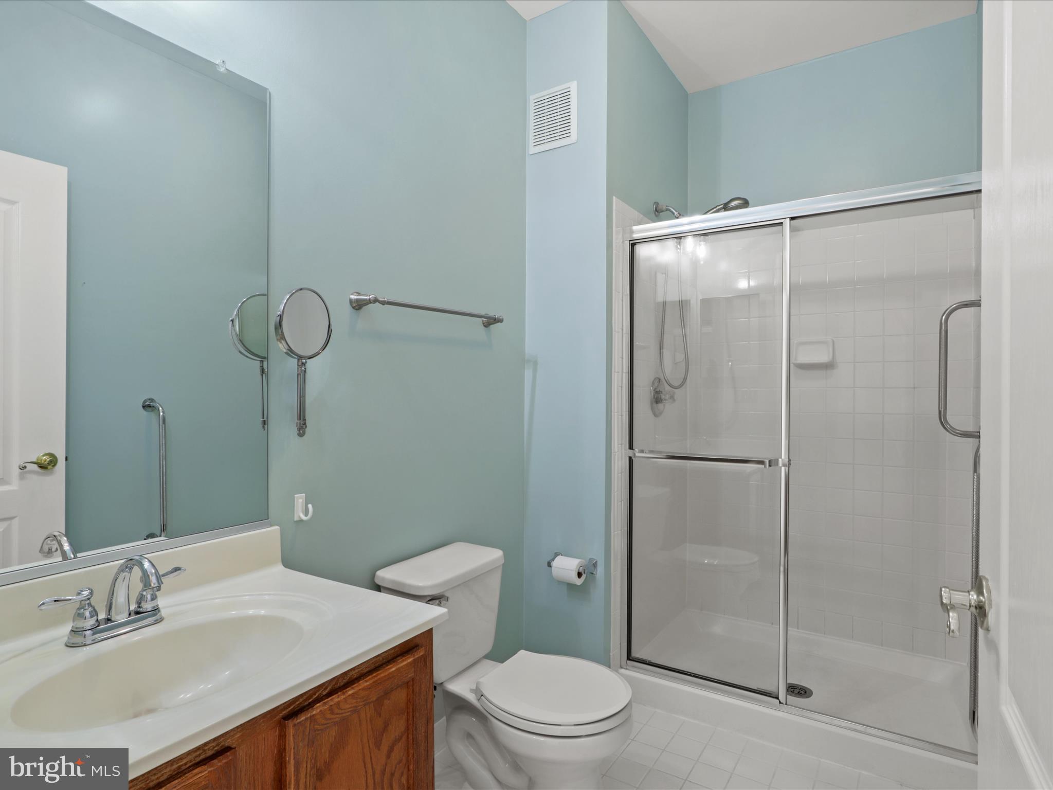 ASHBERRY - Residential Lease