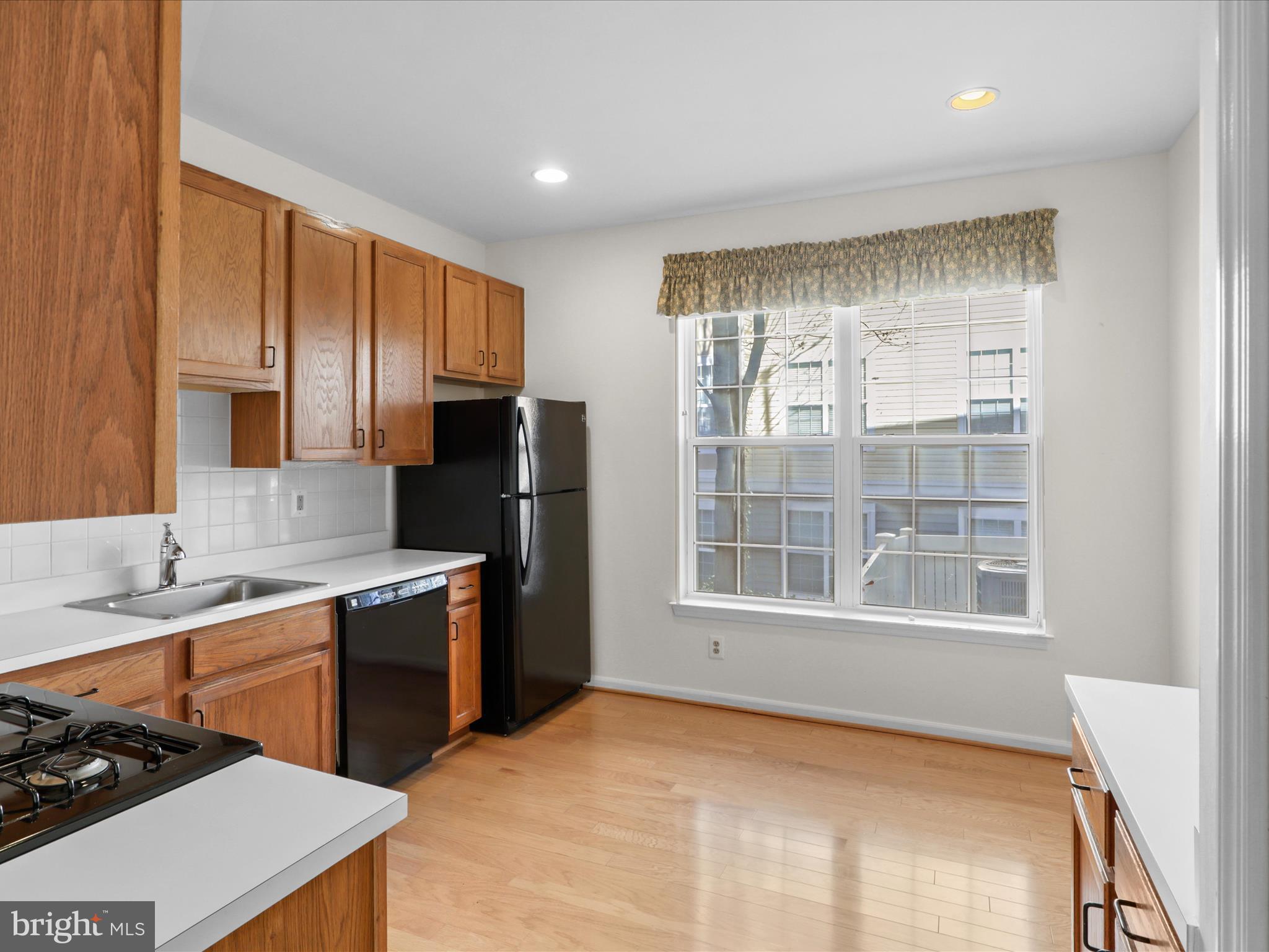 ASHBERRY - Residential Lease