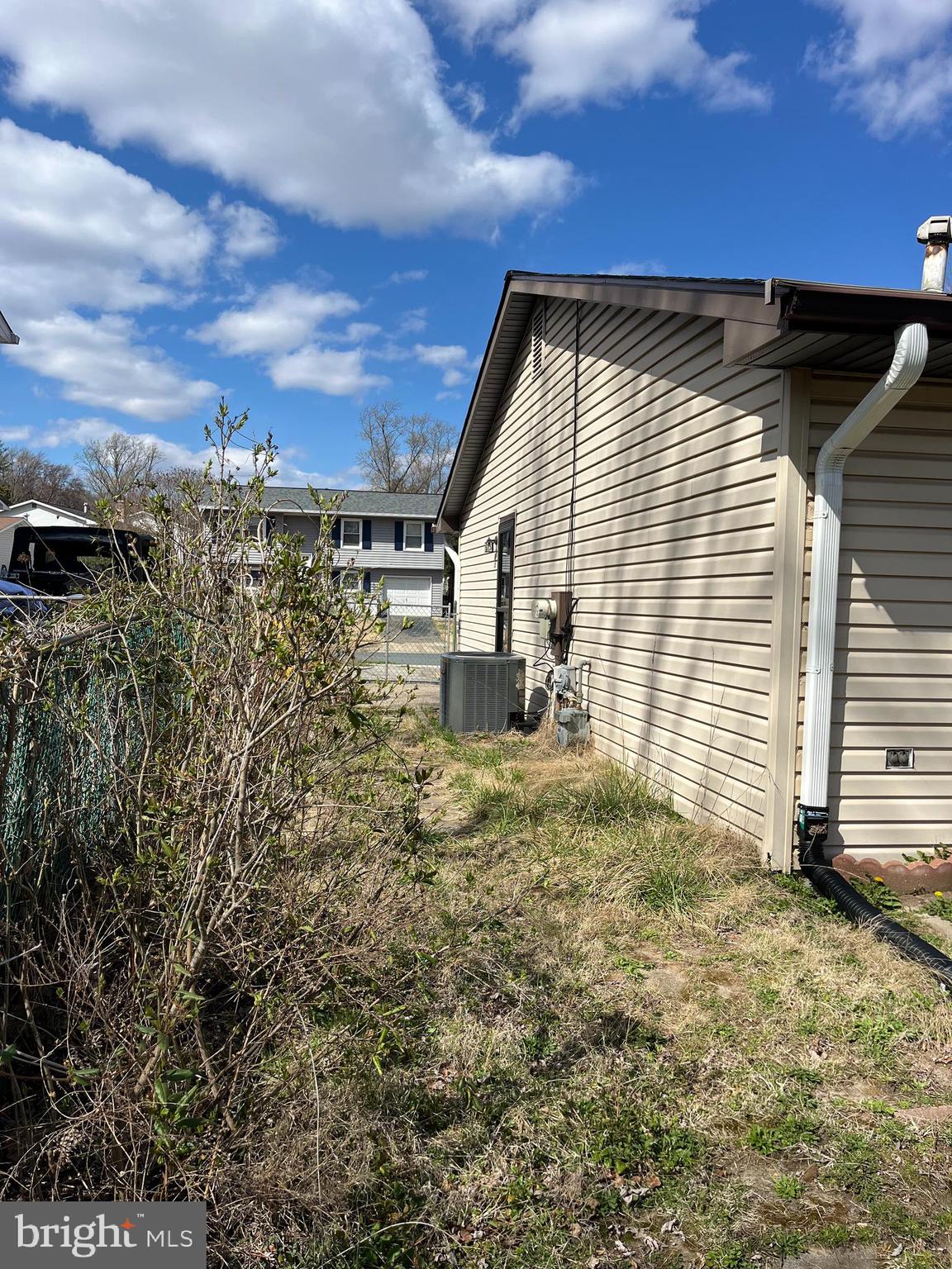 FOUR SEASONS ESTATES - Residential