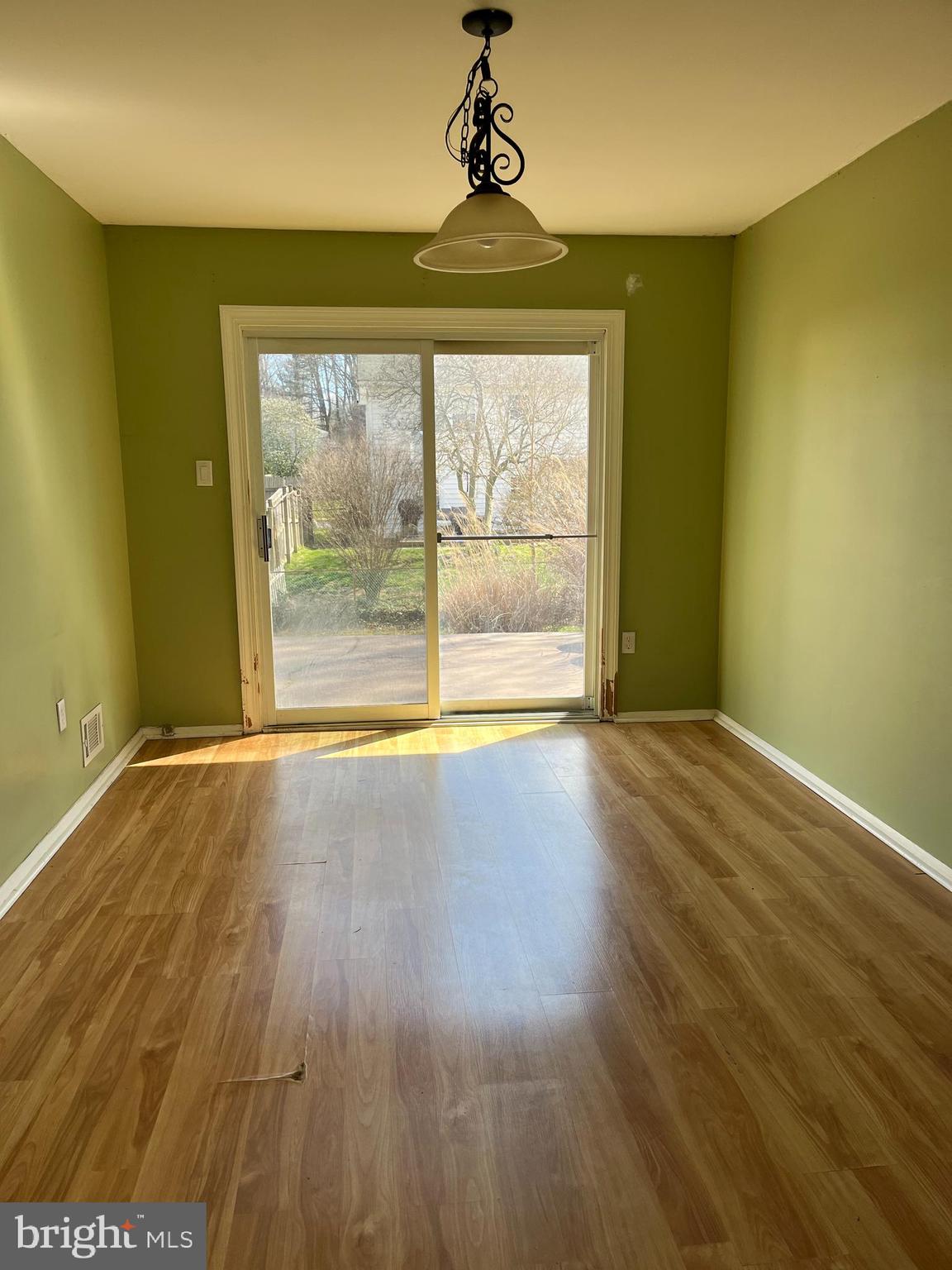 FOUR SEASONS ESTATES - Residential