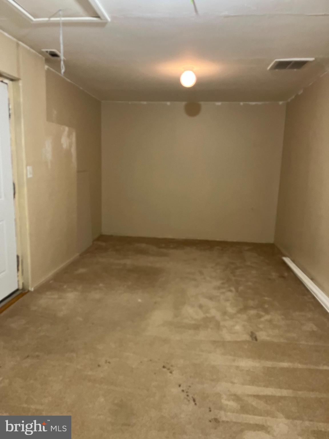 FOUR SEASONS ESTATES - Residential