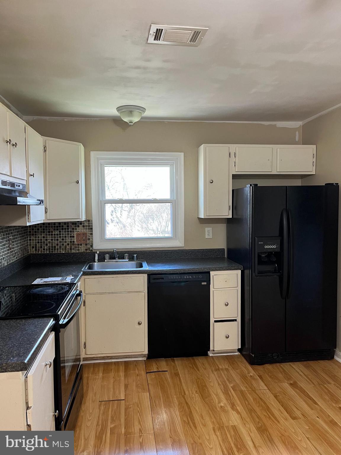 FOUR SEASONS ESTATES - Residential