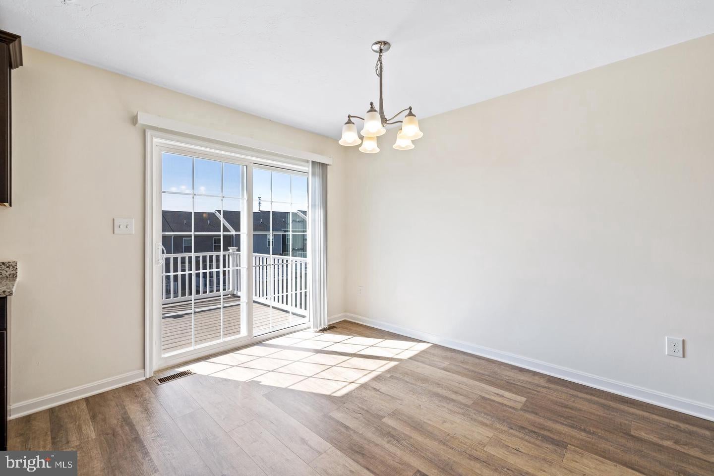 12 HEATH CIR