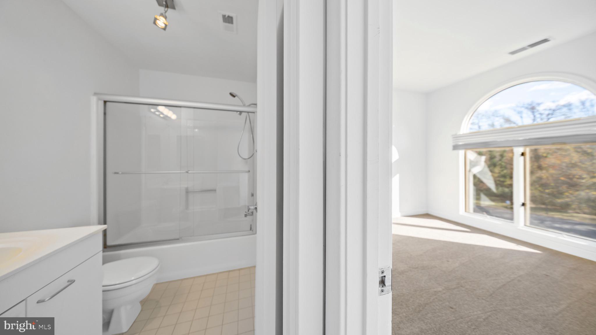 CHESAPEAKE HARBOUR - Residential