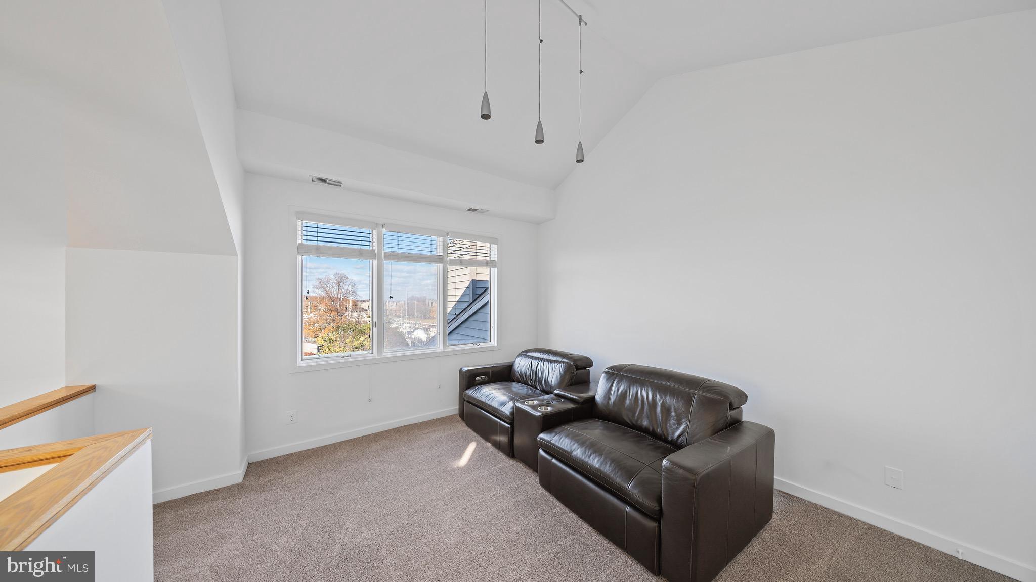 CHESAPEAKE HARBOUR - Residential