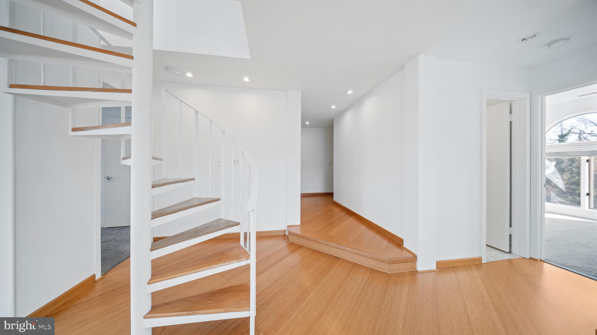 CHESAPEAKE HARBOUR - Residential