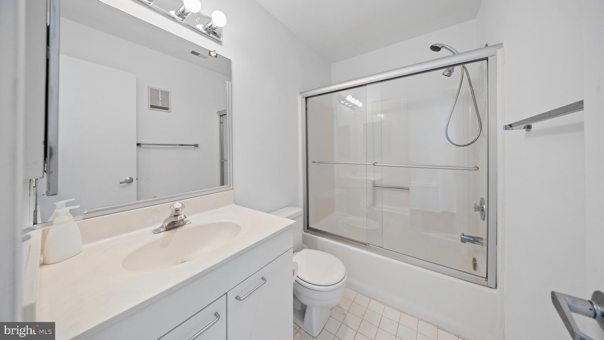 CHESAPEAKE HARBOUR - Residential