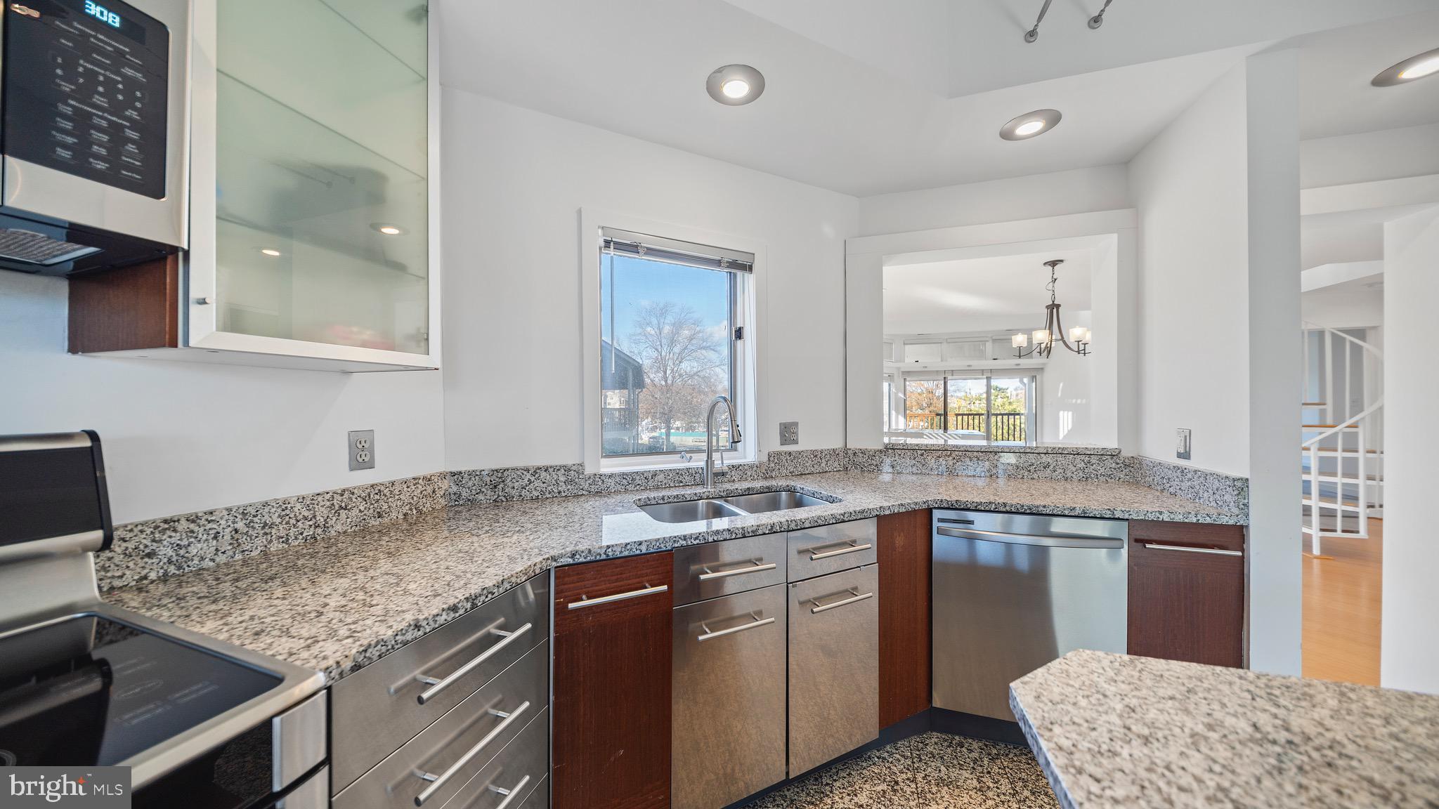 CHESAPEAKE HARBOUR - Residential