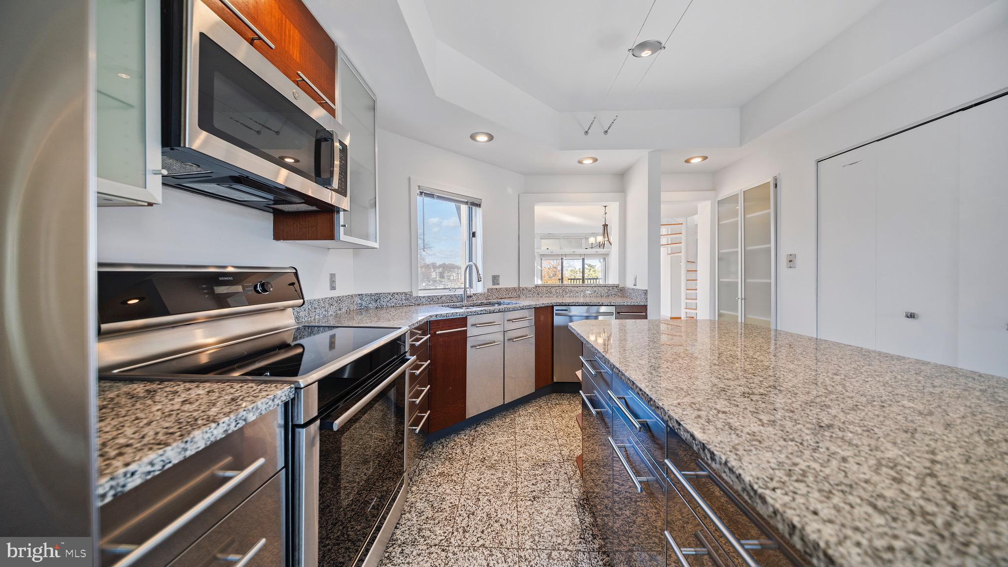 CHESAPEAKE HARBOUR - Residential