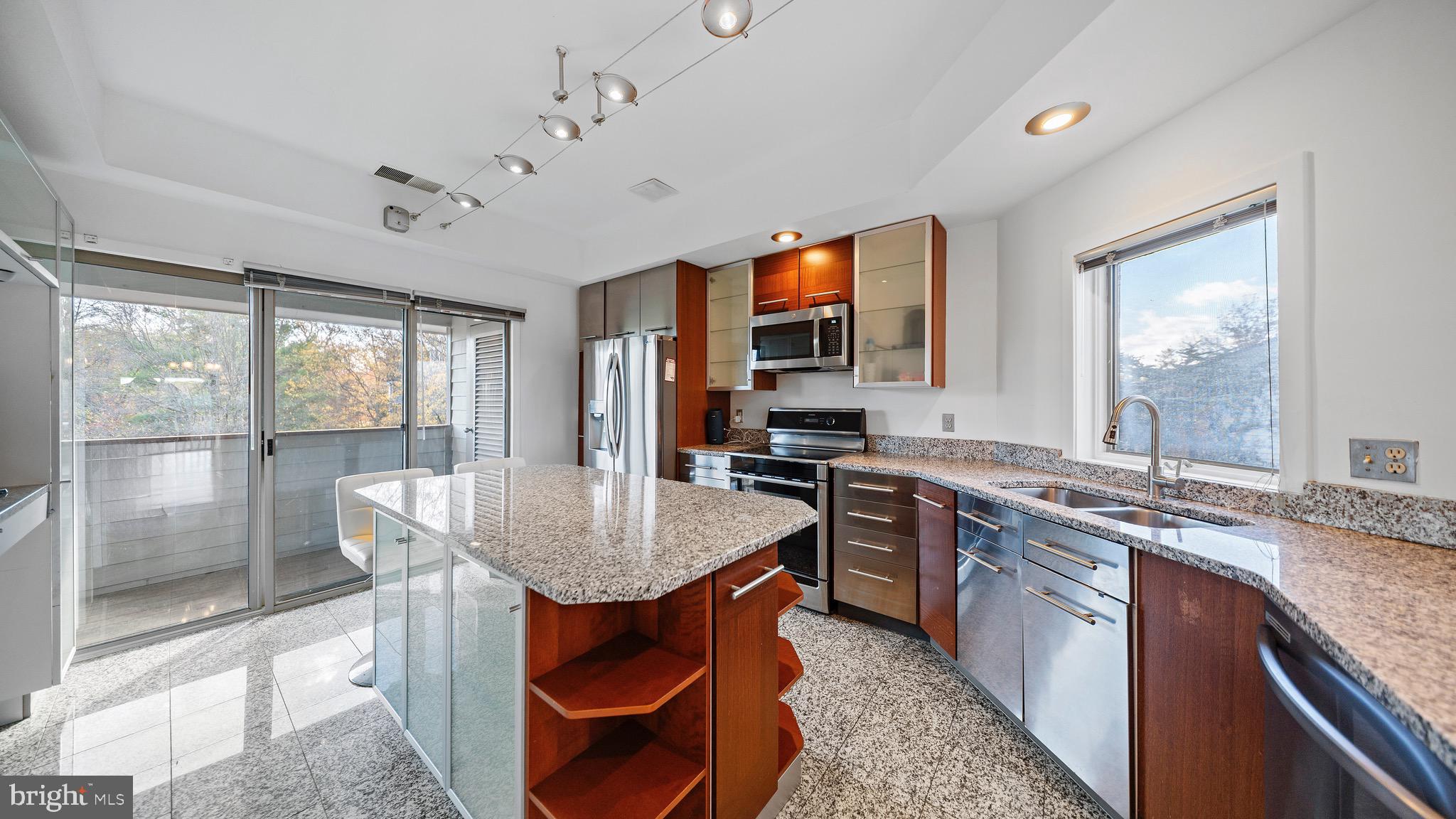 CHESAPEAKE HARBOUR - Residential