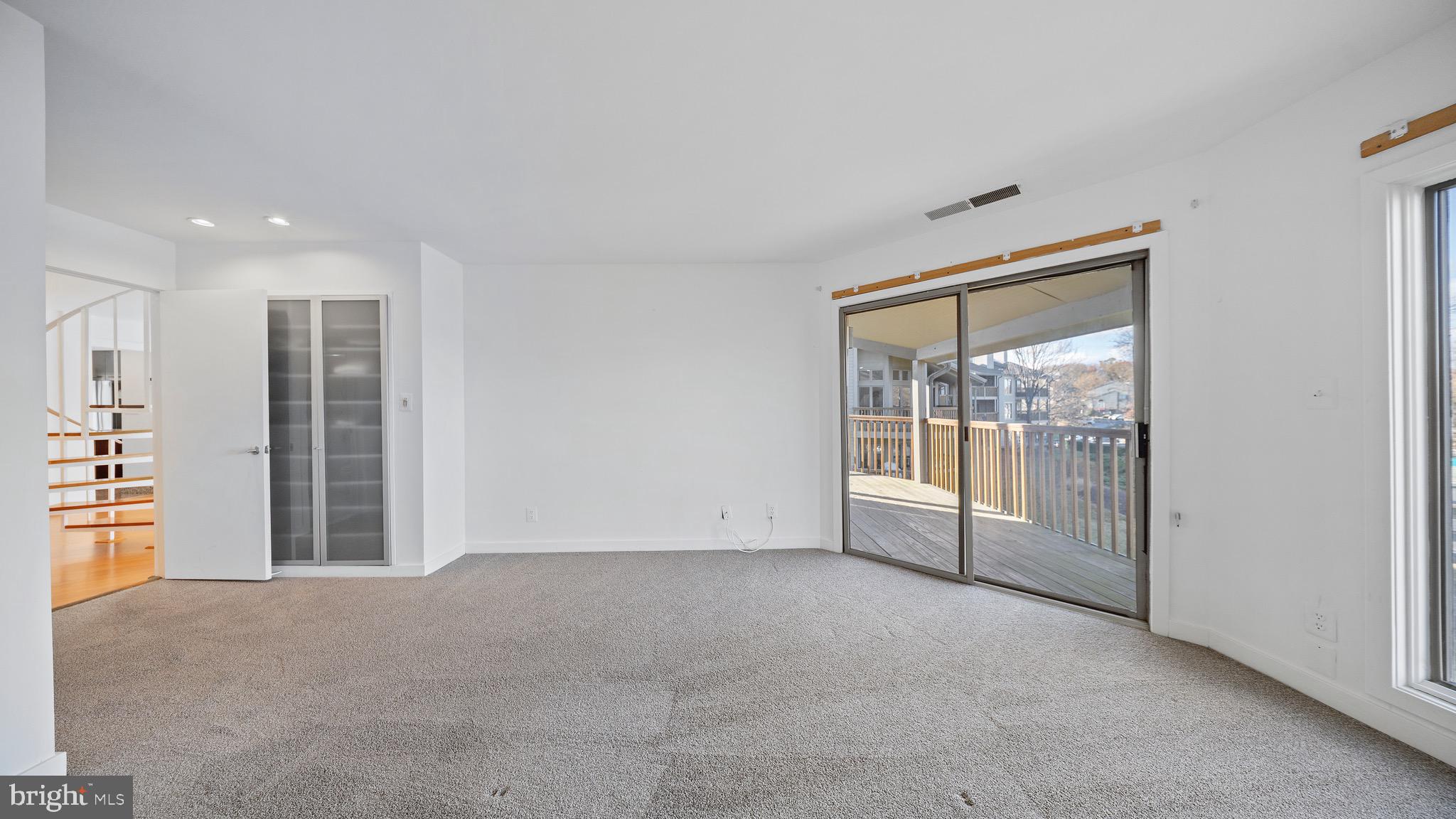 CHESAPEAKE HARBOUR - Residential