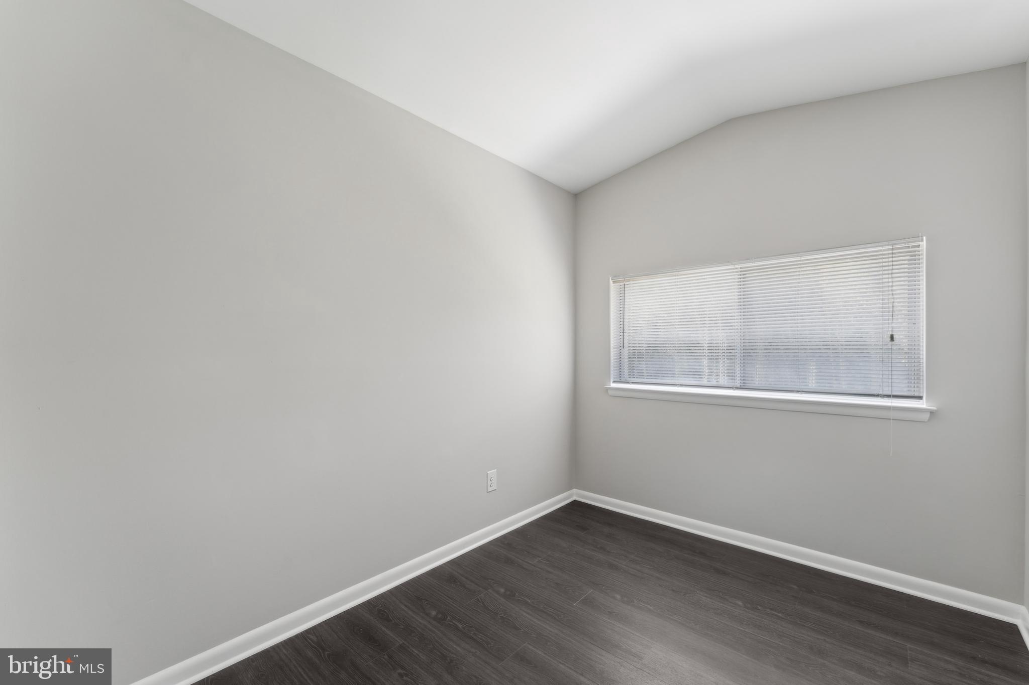 KEMP MILL ESTATES - Residential Lease