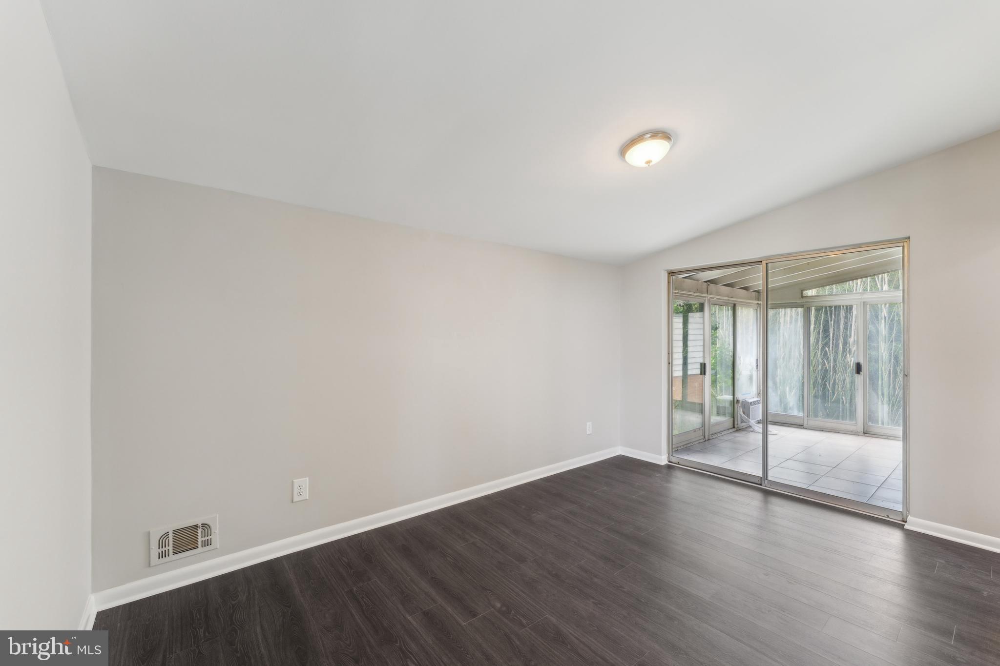 KEMP MILL ESTATES - Residential Lease